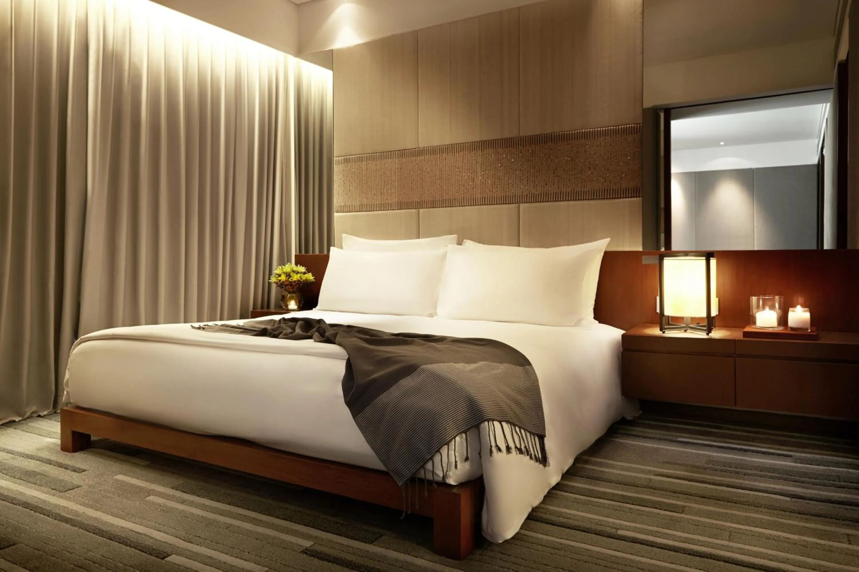 Edge Suite in Hansar Bangkok Hotel