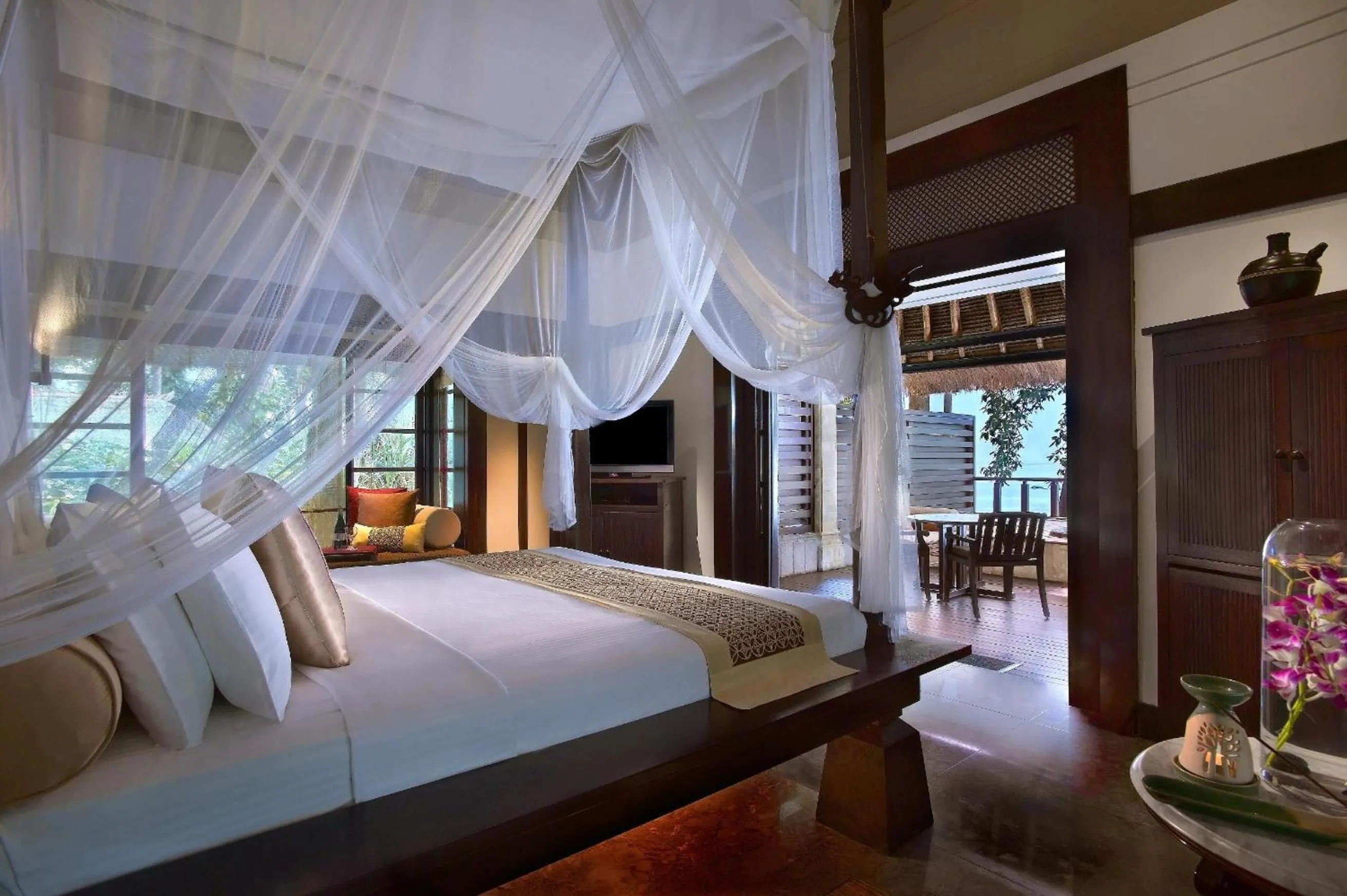 Rainforest Oceanfront Villa in Banyan Tree Bintan