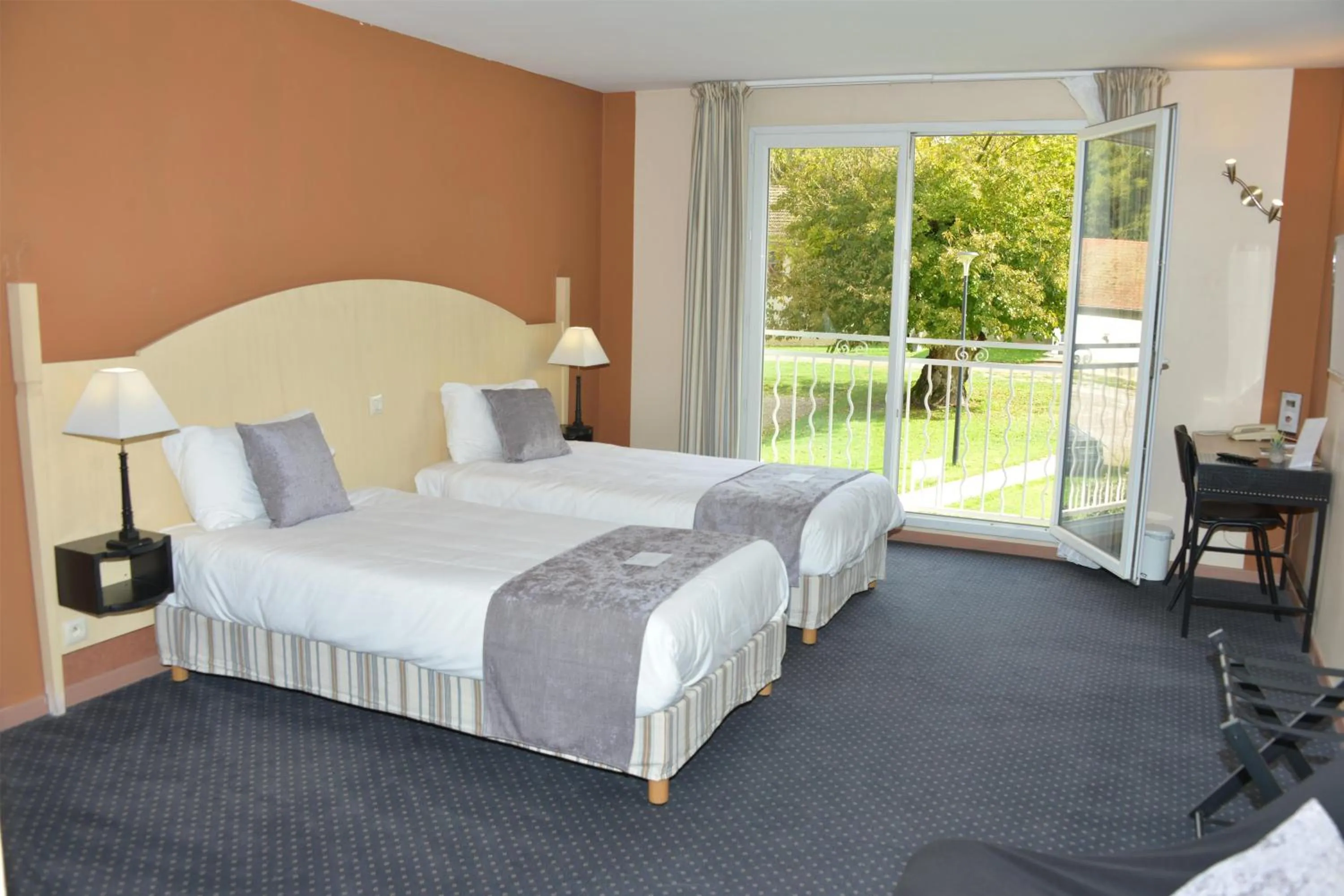 Twin Room with Sofa Bed - Non-Smoking in Best Western Golf d'Albon