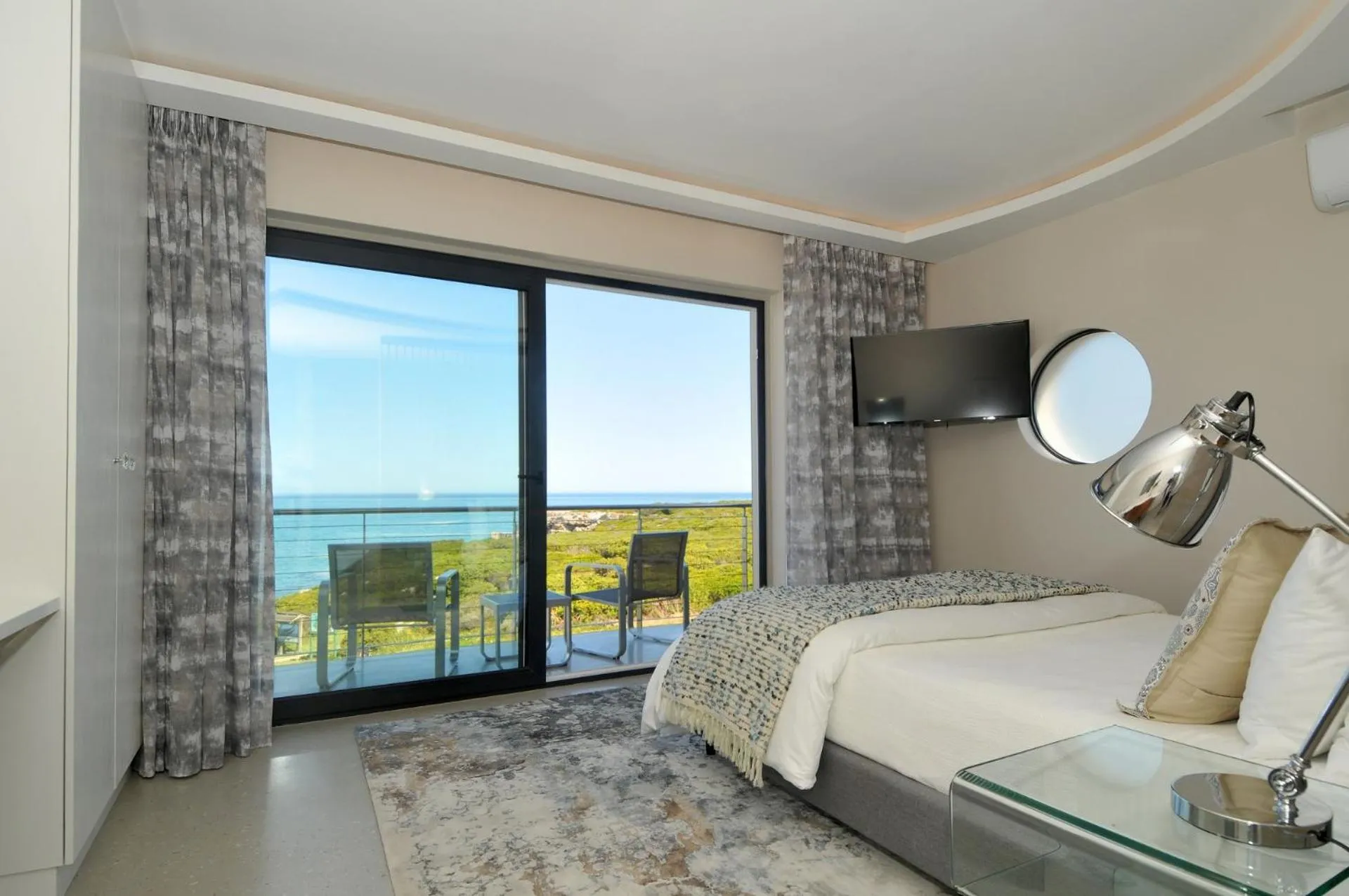 Deluxe Double Room with Balcony and Sea View in 7 on Marine