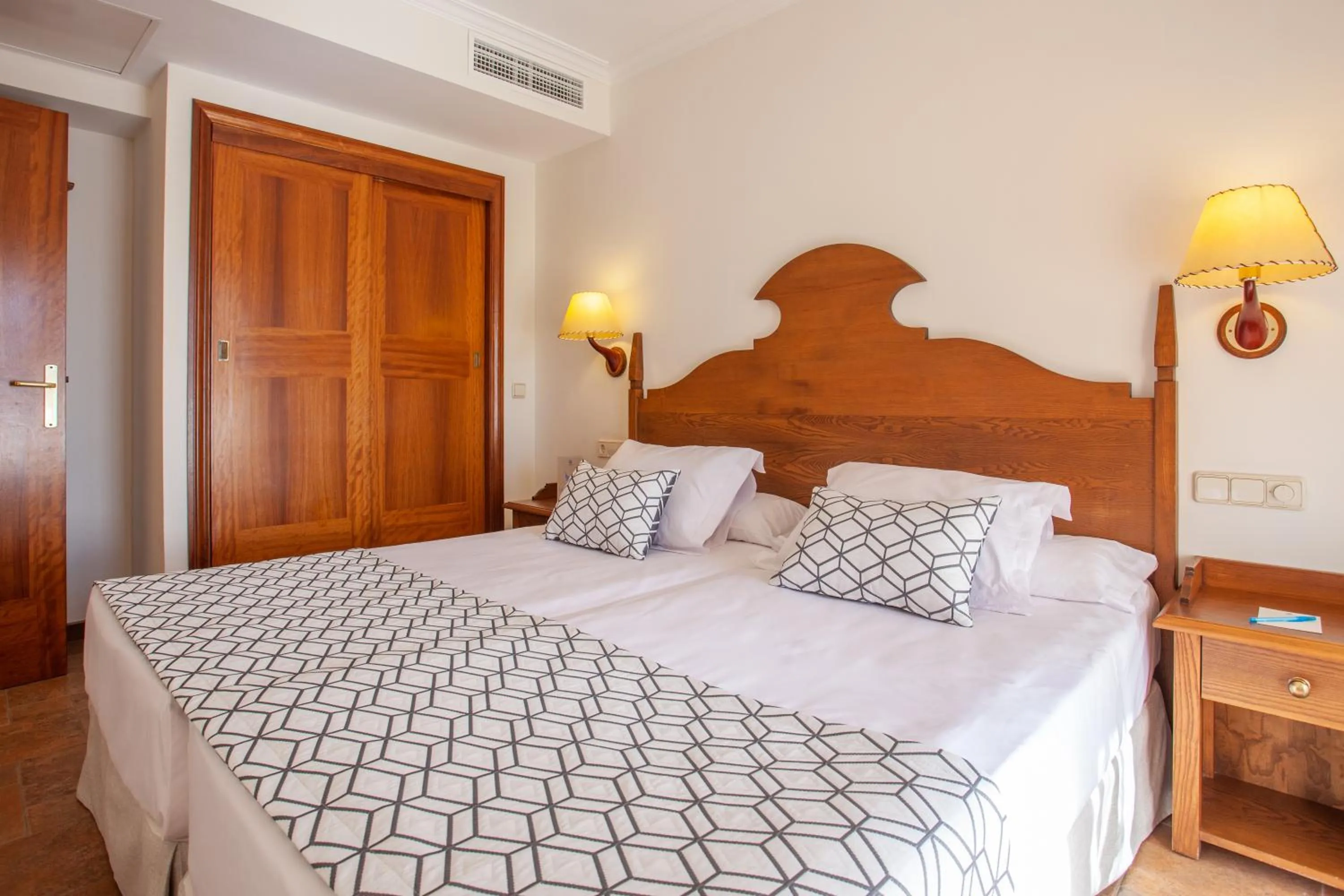 One-Bedroom Apartment (2 Adults + 2 Children) in Grupotel Nilo & Spa