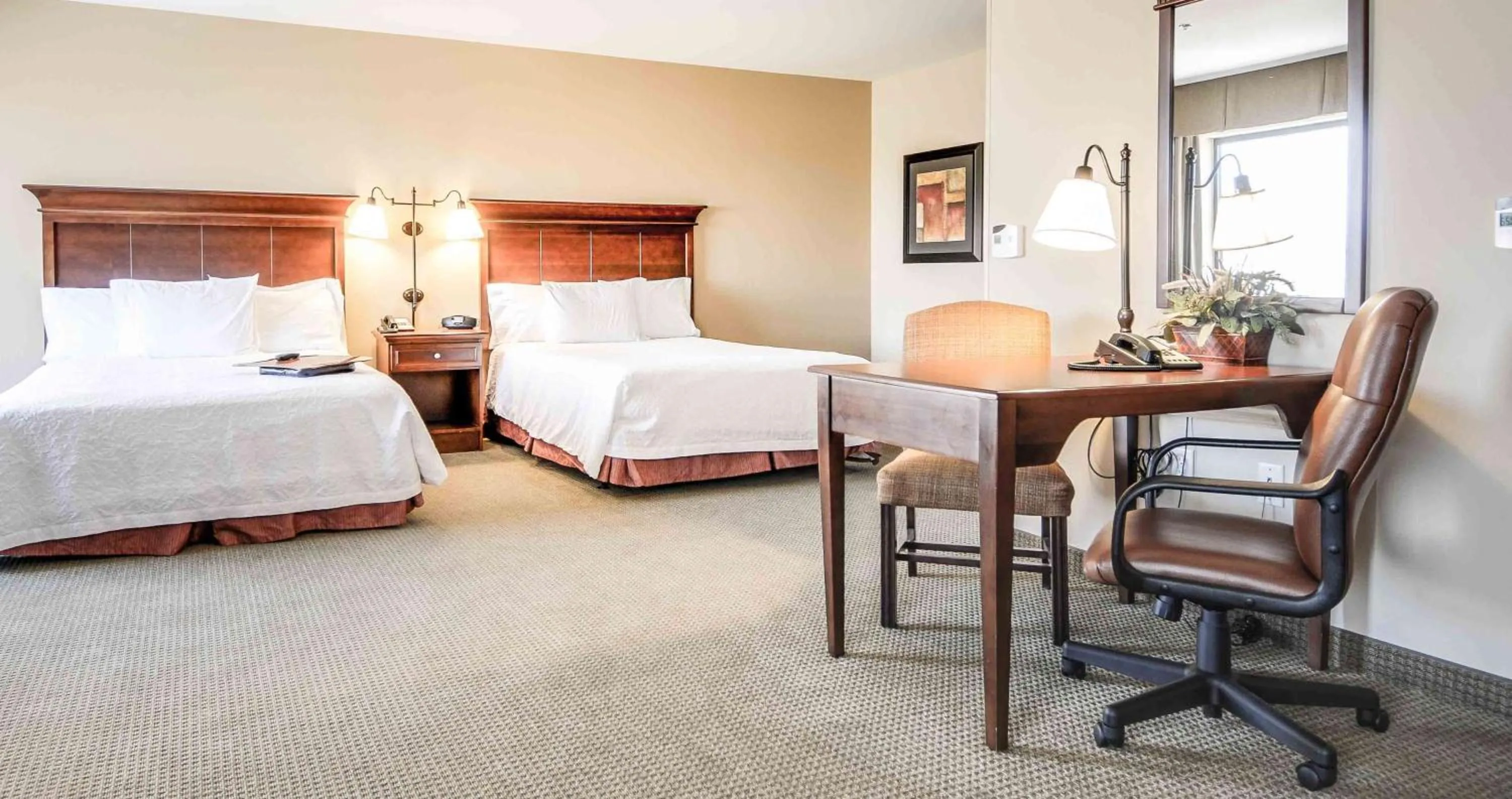 Queen Room with Two Queen Beds - Mobility and Hearing Access/Non-Smoking in Hampton Inn & Suites Pinedale
