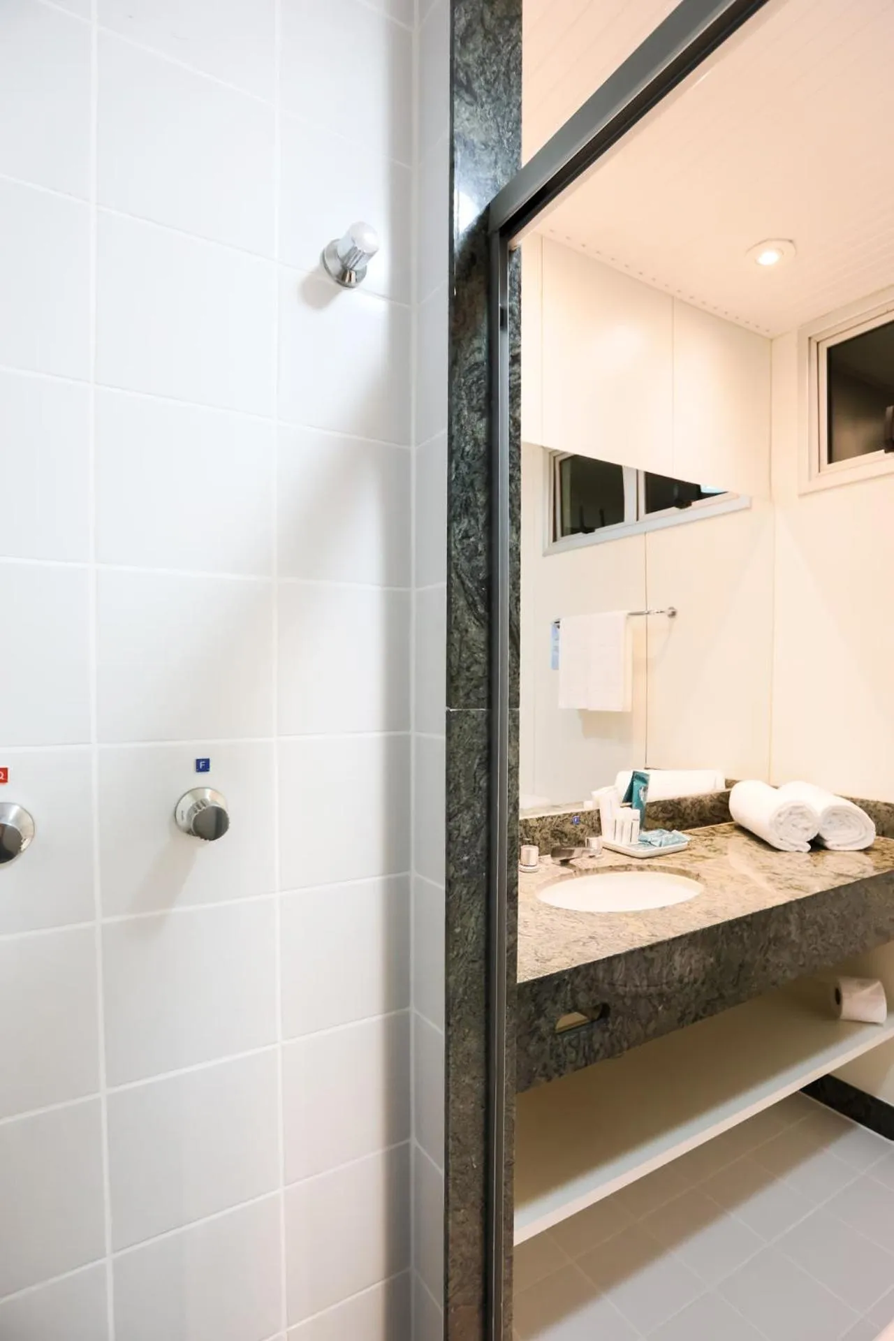 Superior Double Room in San Diego Suites Ipatinga