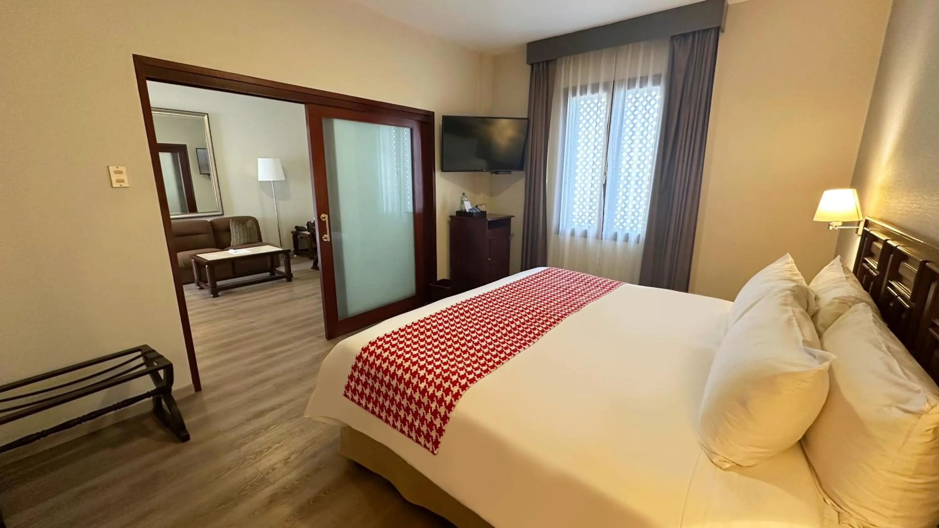 Junior Suite King Room - single occupancy in Costa del Sol Trujillo Centro