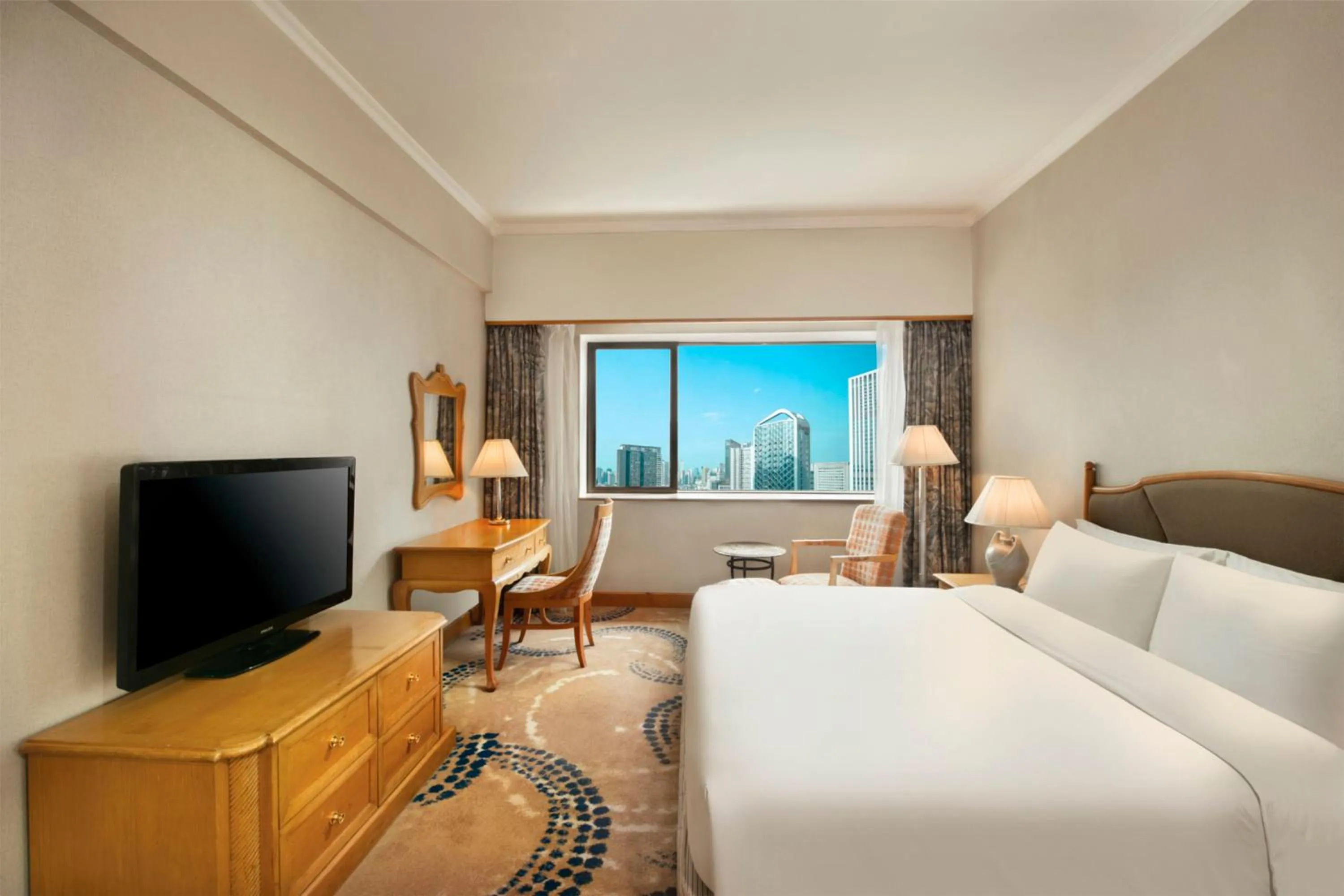 Premium King Room - Lounge Access in Crowne Plaza Chengdu City Center by IHG