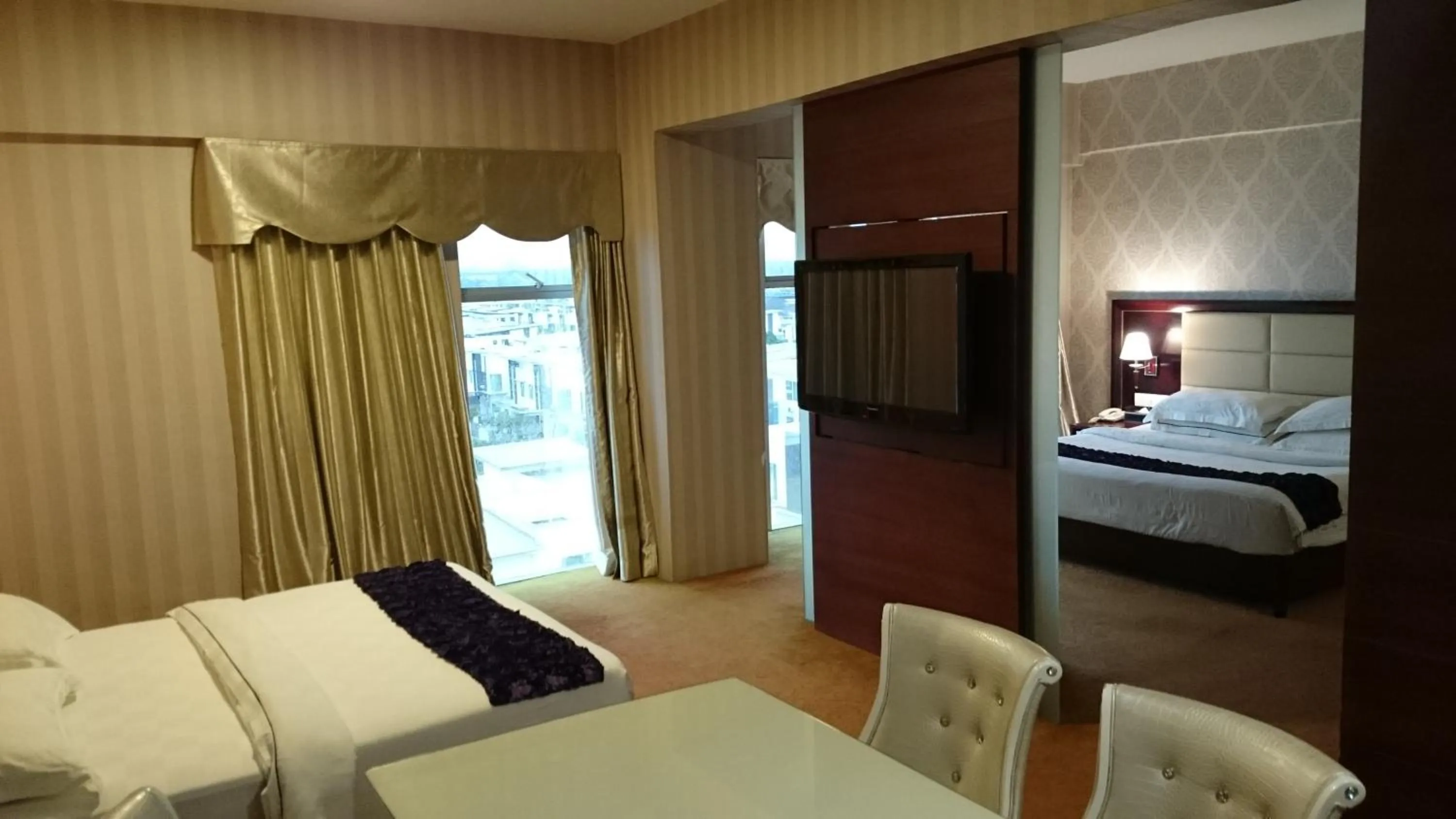 Family Suite in Pariss Hotel