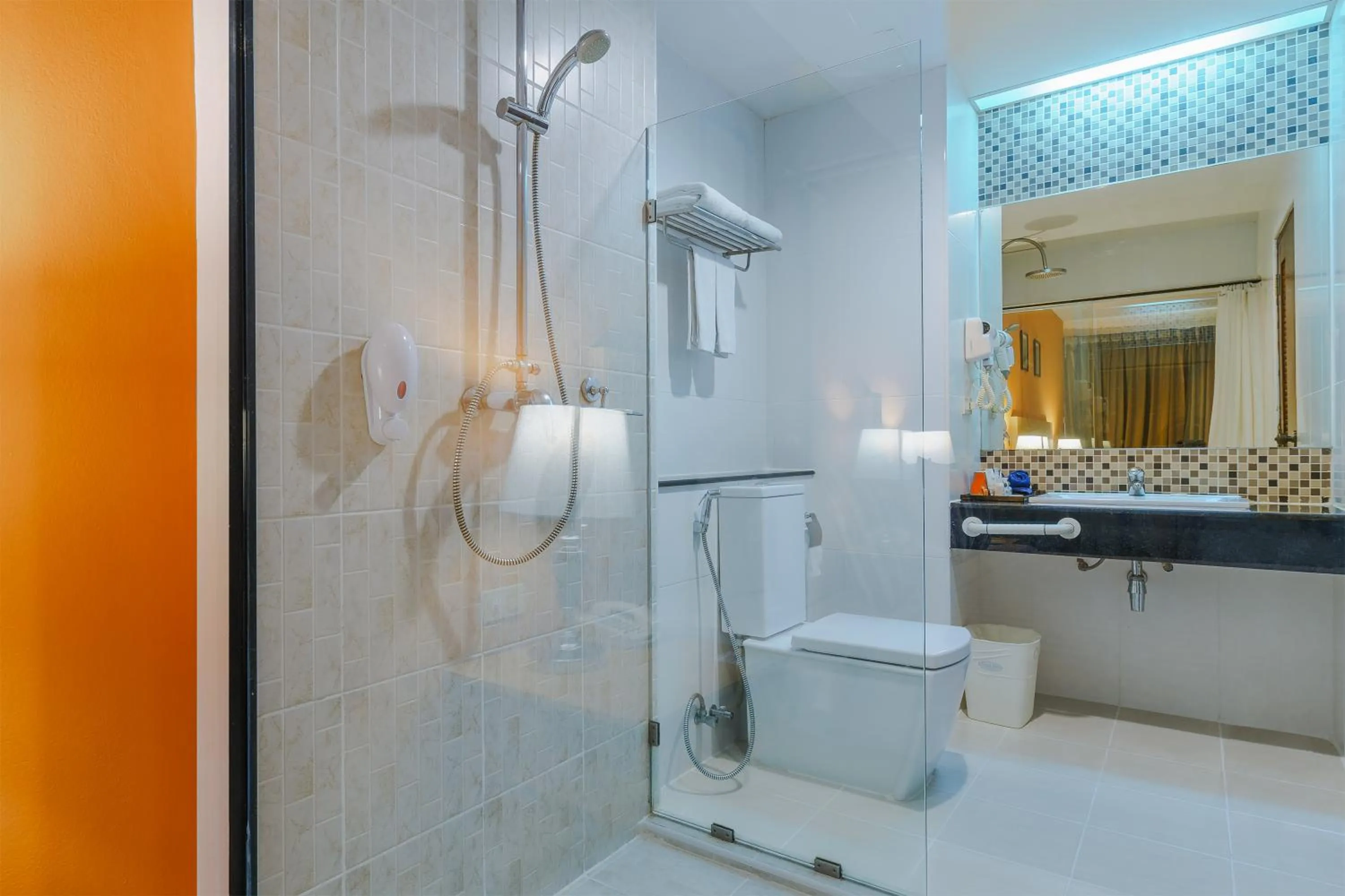 Double or Twin Room in Vogue Pattaya Hotel