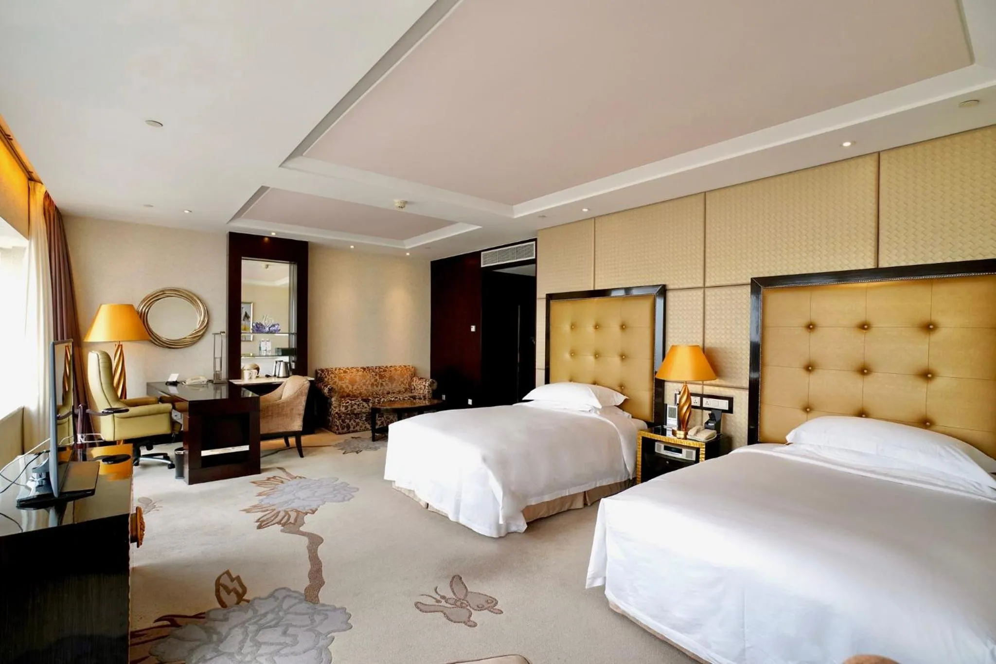 Classic Double Room with Two Double Beds - High Floor in InterContinental Dalian by IHG