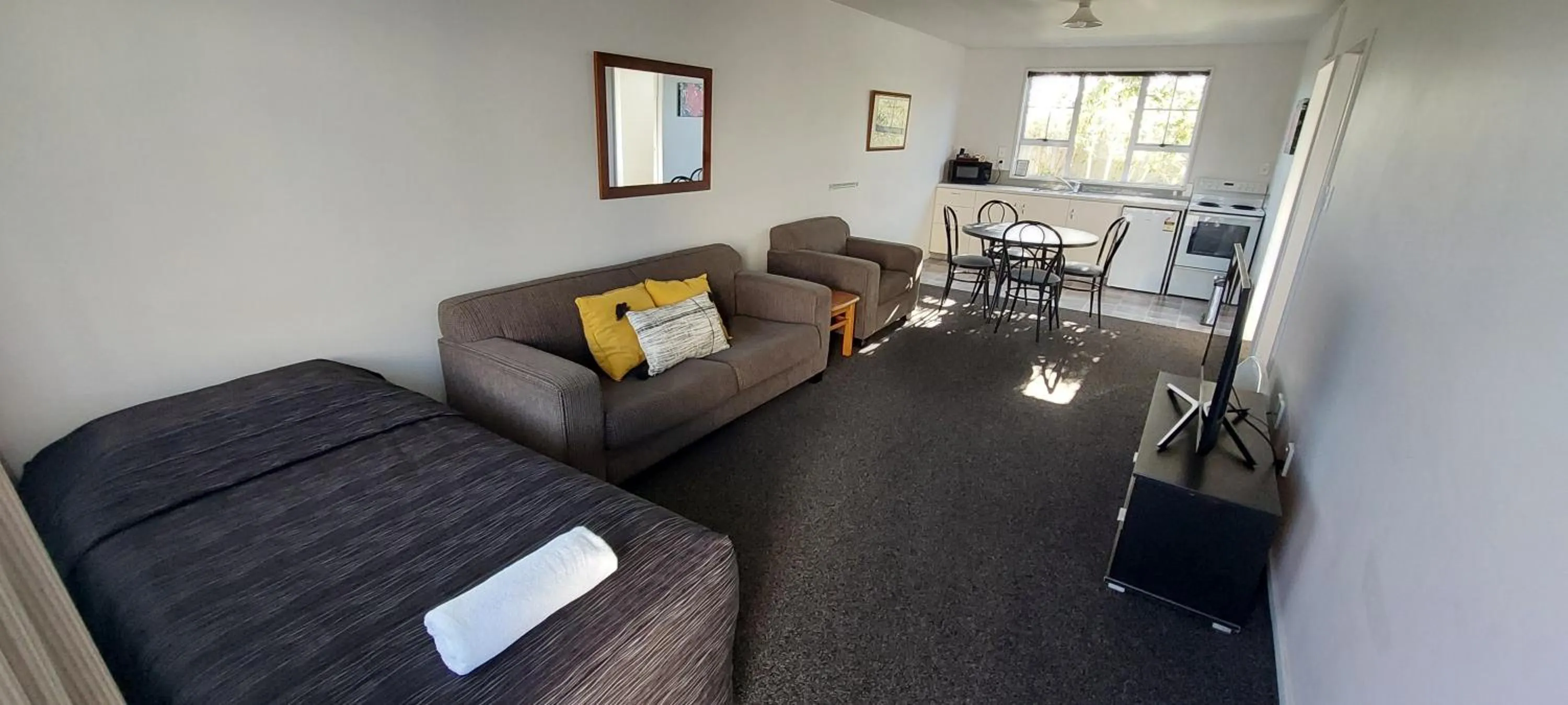 One-Bedroom Apartment in Fitzherbert Court Motel