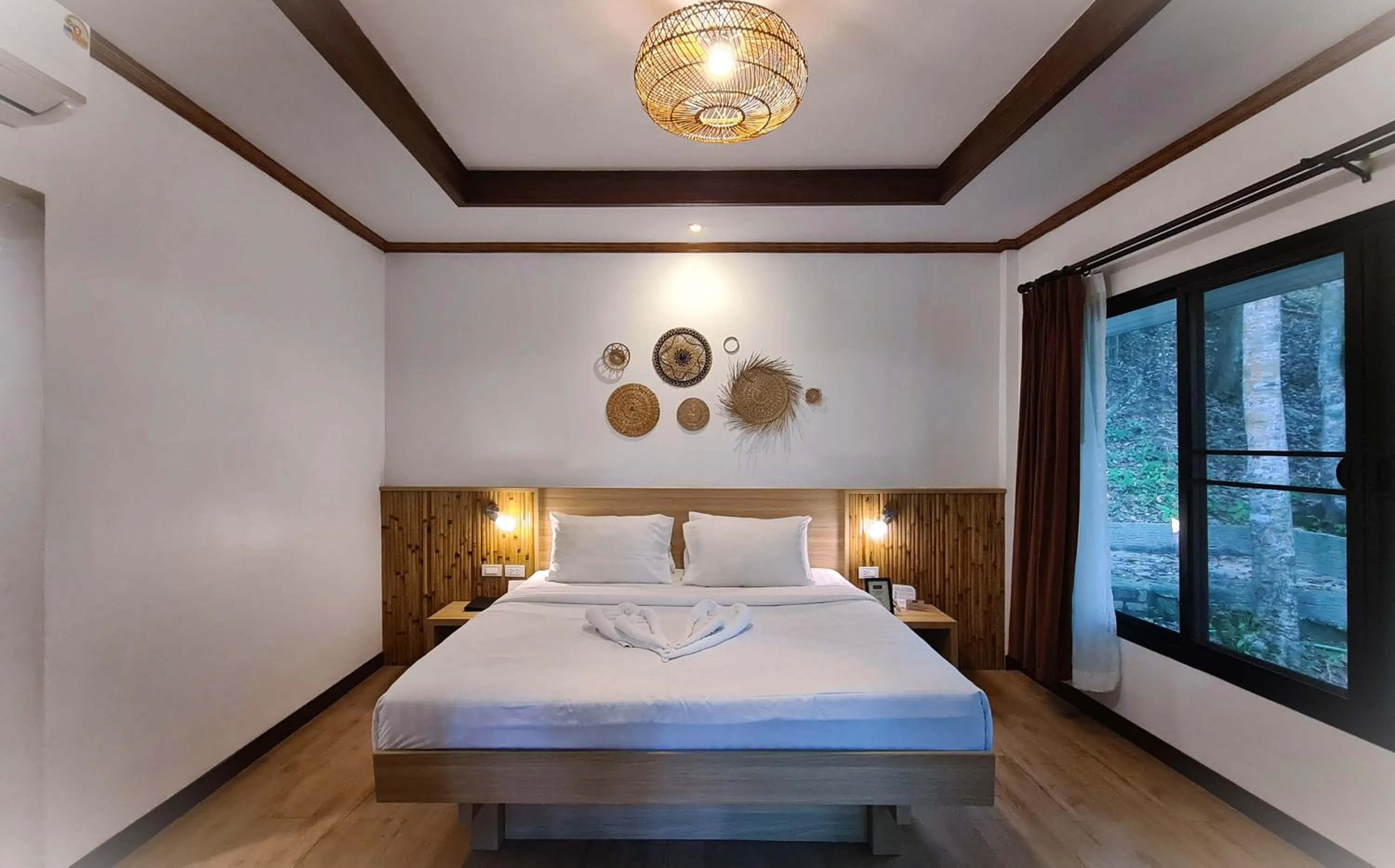 Deluxe Bungalow with Garden View in Moonlight Bay Resort