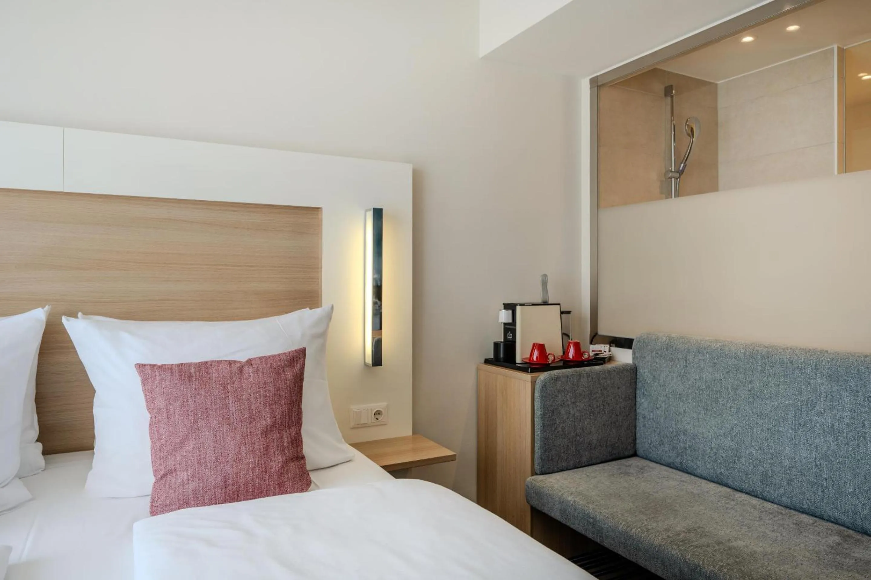 Superior Queen Room in Best Western Plus Welcome Hotel Frankfurt