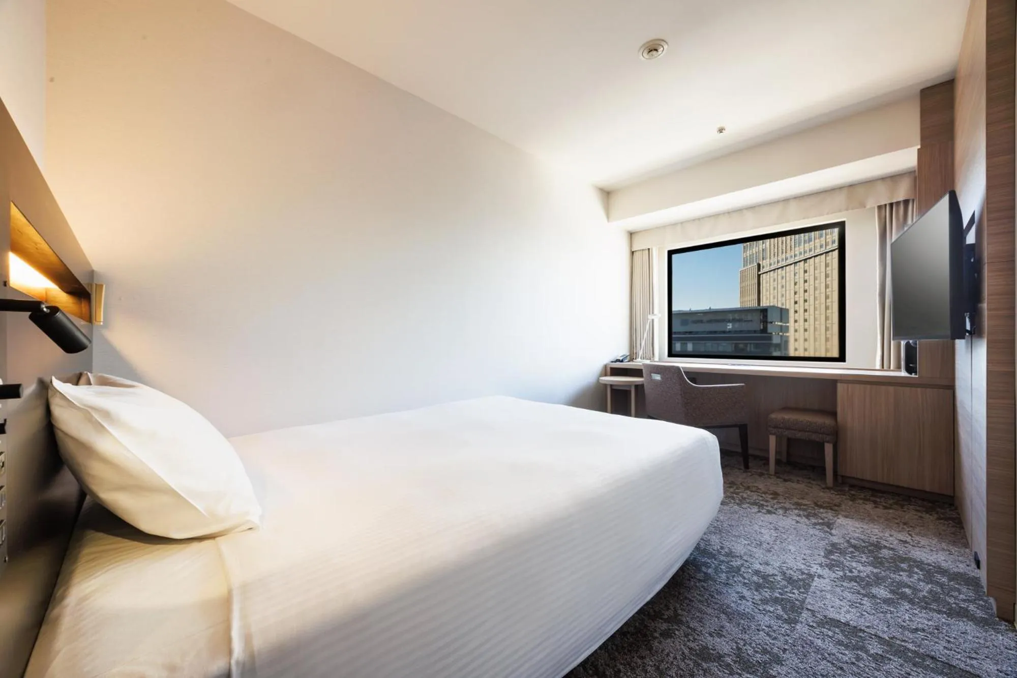 Superior Double Room with Small Double Bed - Non-Smoking in Kawasaki Nikko Hotel