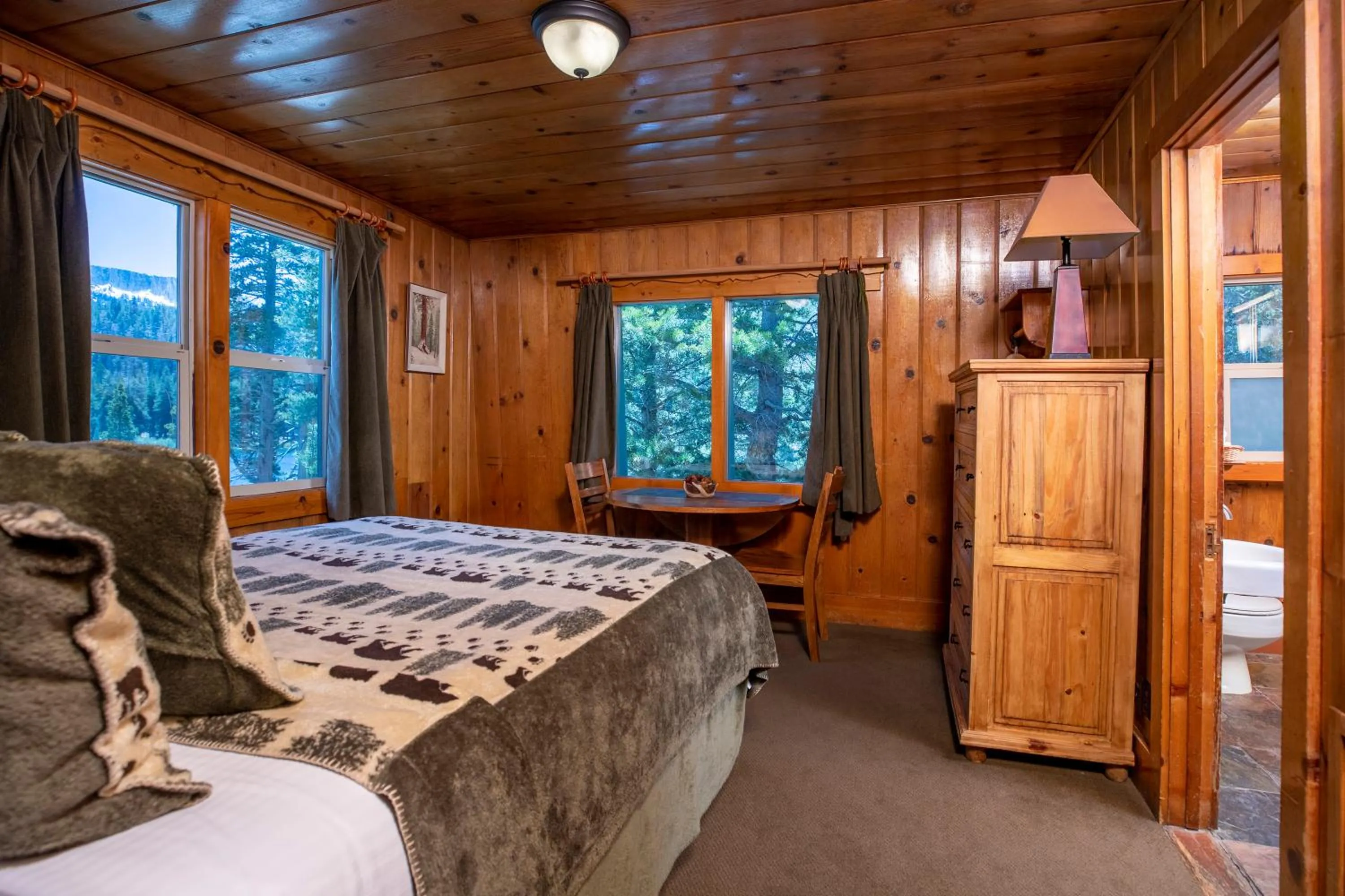 Lodge Room with Private Bath (No Pets) in Tamarack Lodge
