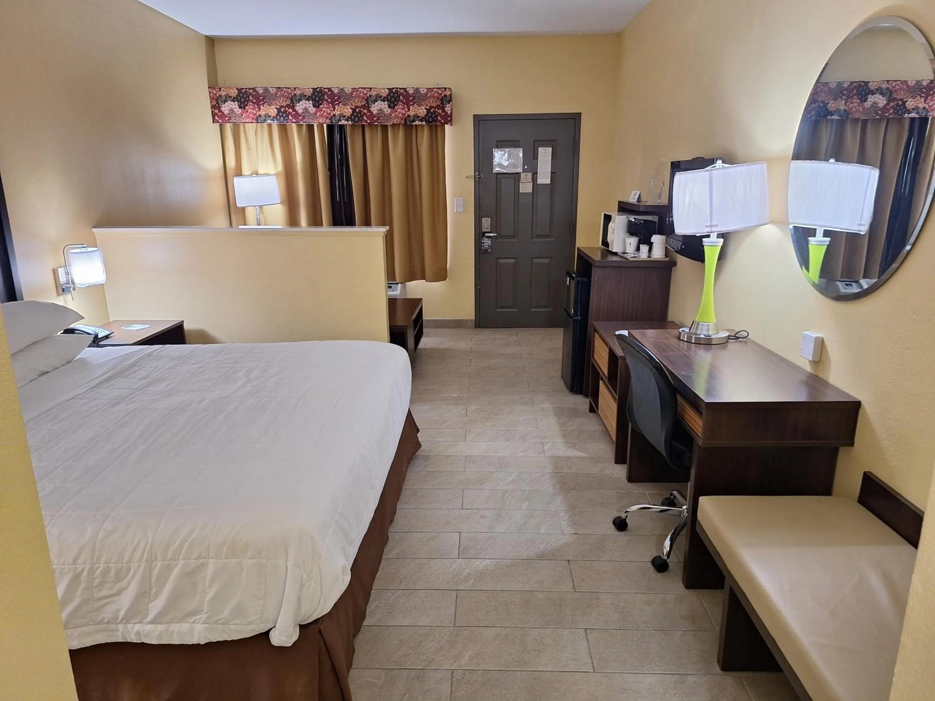 First Floor King Room with Sofa Bed - Non-Smoking in Super 8 by Wyndham Weslaco