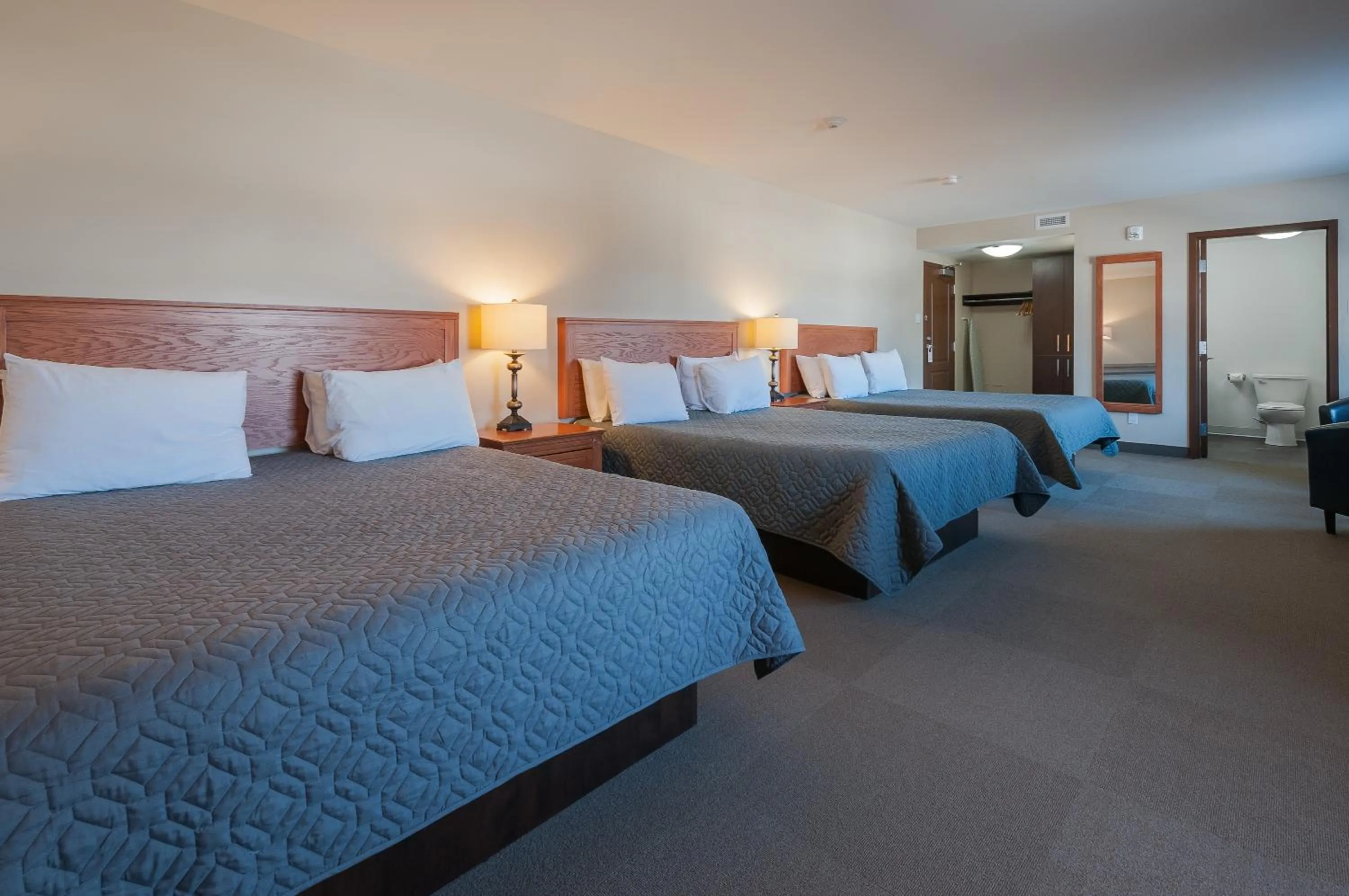 Family Room in Hotel & Suites Monte-Cristo