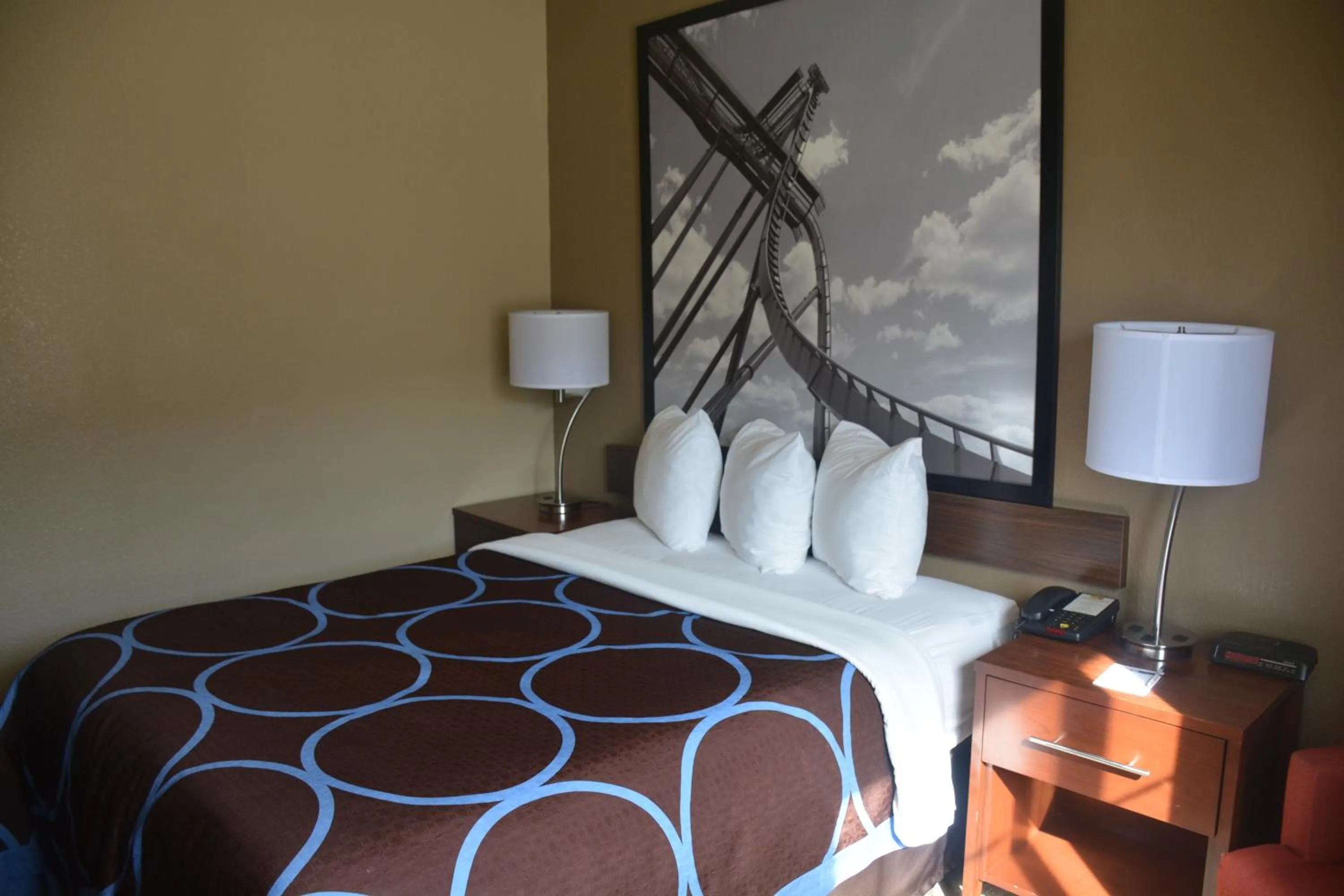 Queen Room - Non-Smoking in Super 8 by Wyndham Altoona