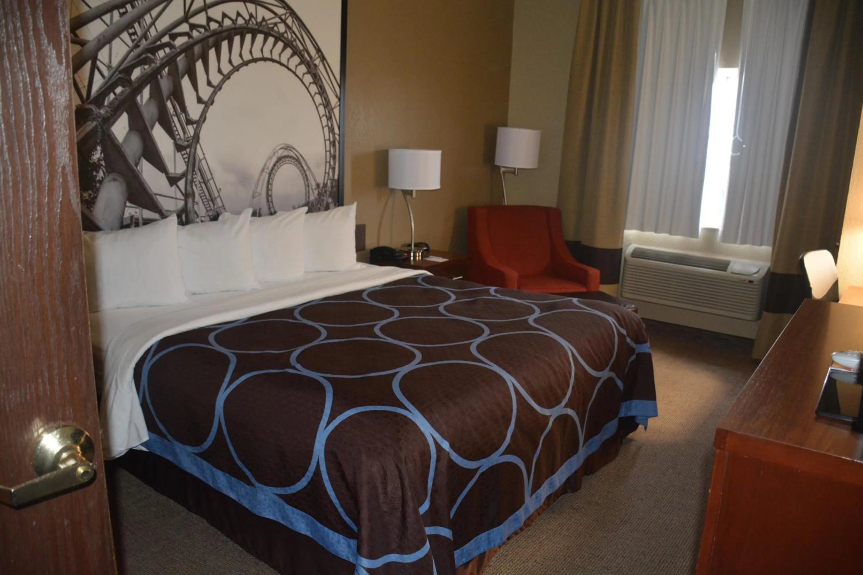 King Room - Mobility Access/Non-Smoking in Super 8 by Wyndham Altoona