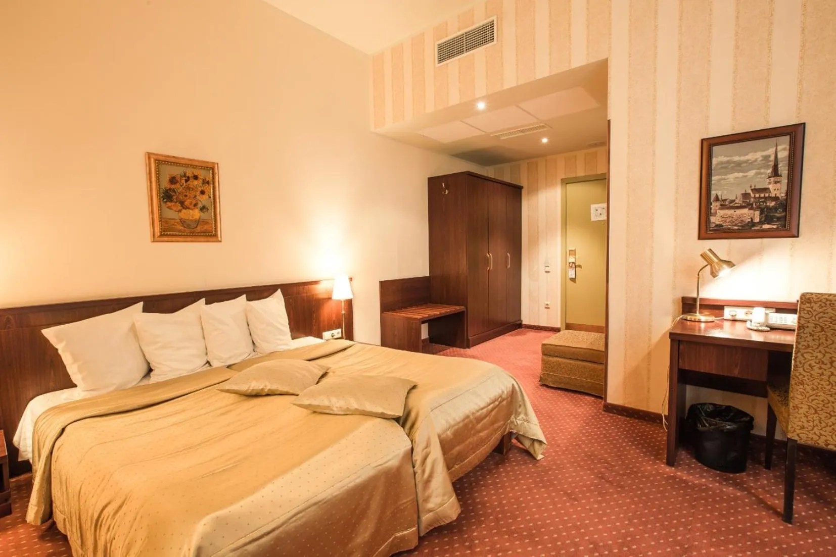 Twin Room in Monika Centrum Hotels