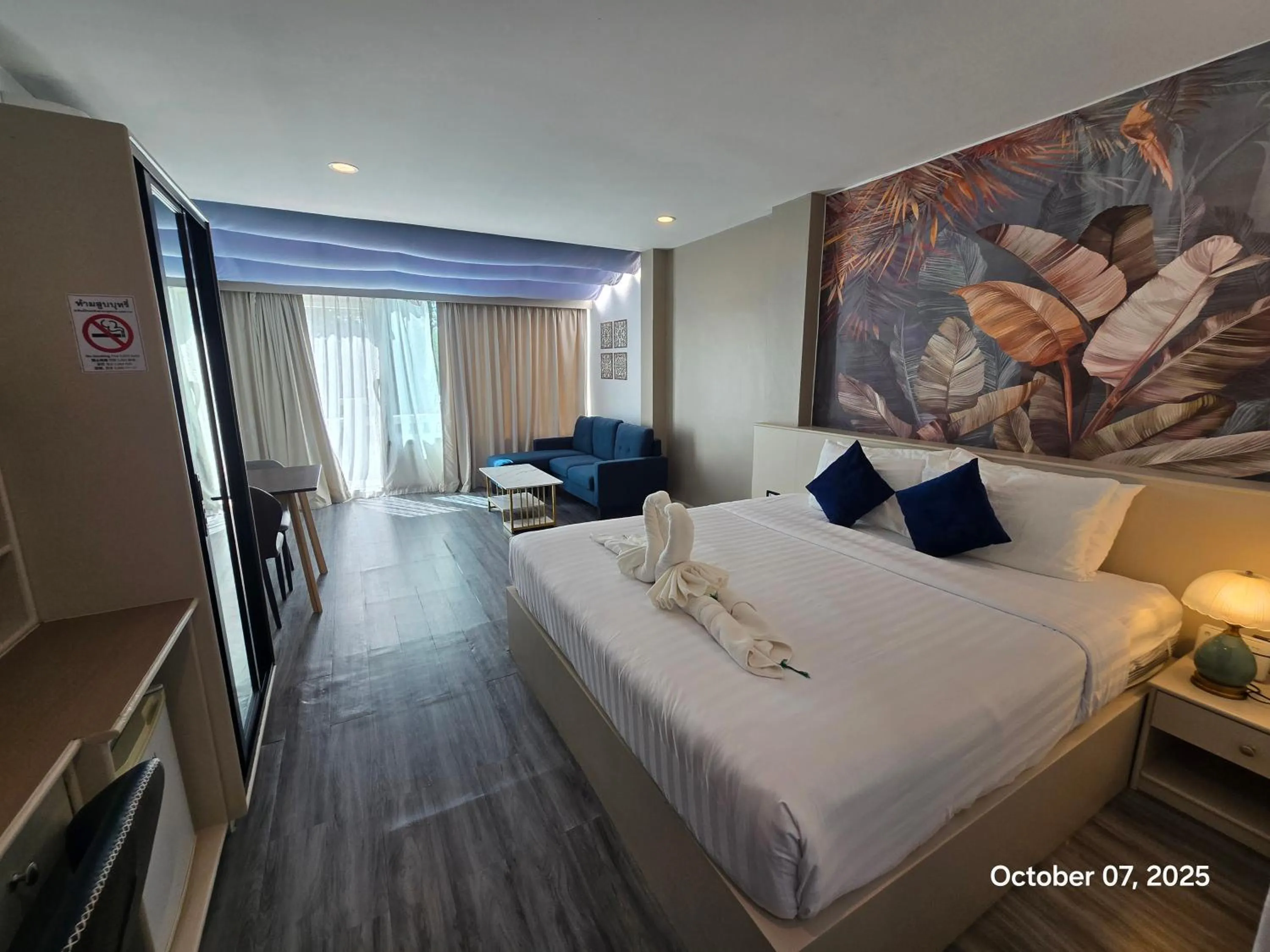 Junior Suite with Pool Access in Modern Living Residence