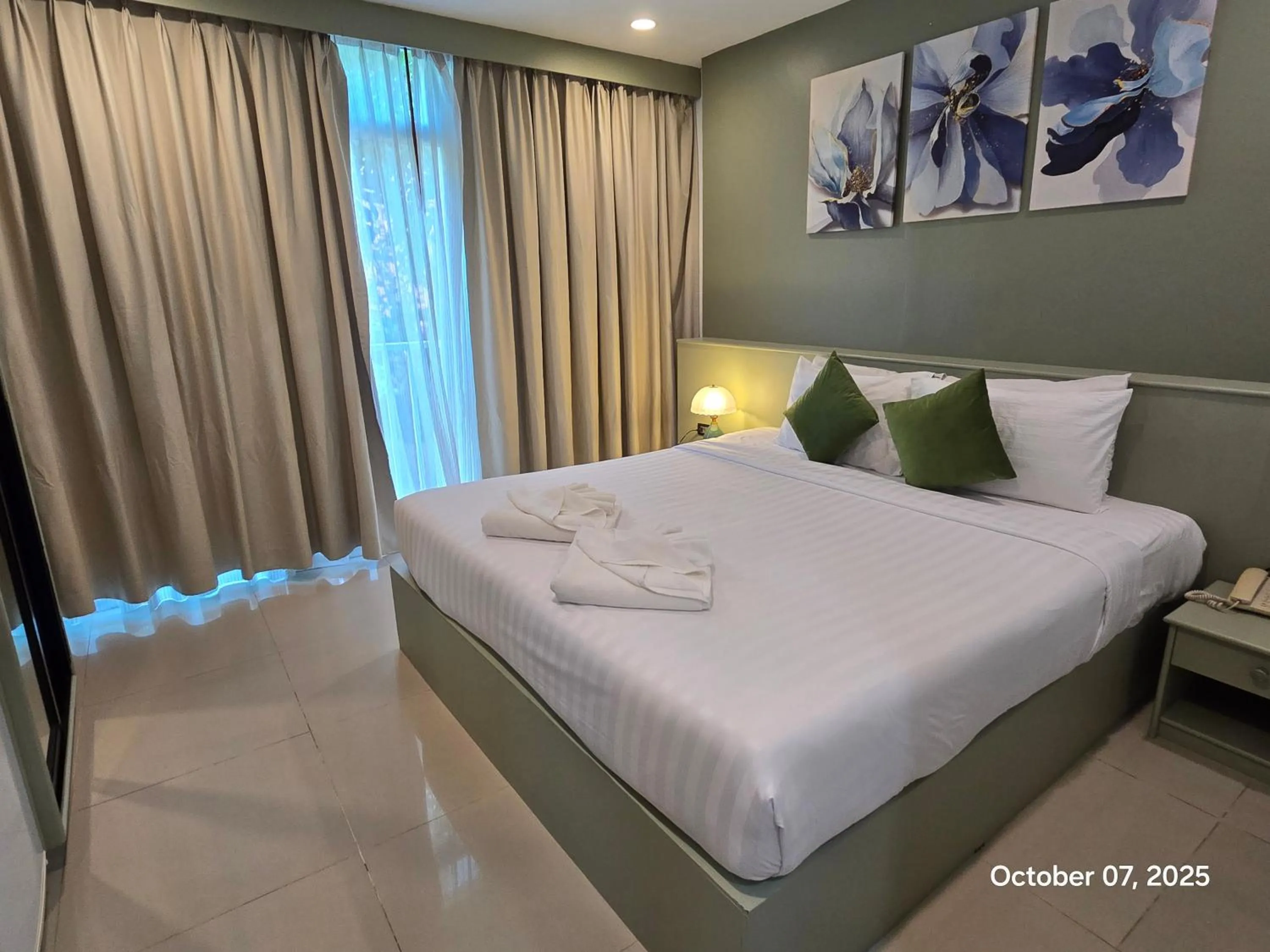 Superior Double or Twin Room in Modern Living Residence