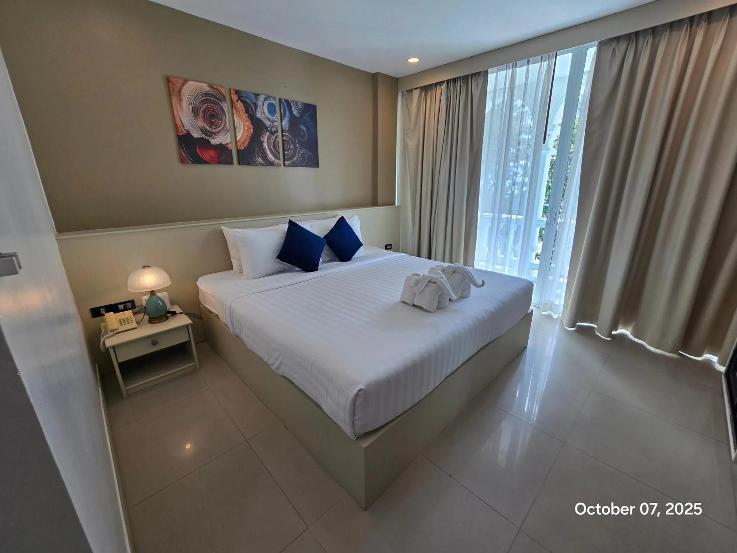 Superior Double or Twin Room with Sea View and Balcony in Modern Living Residence