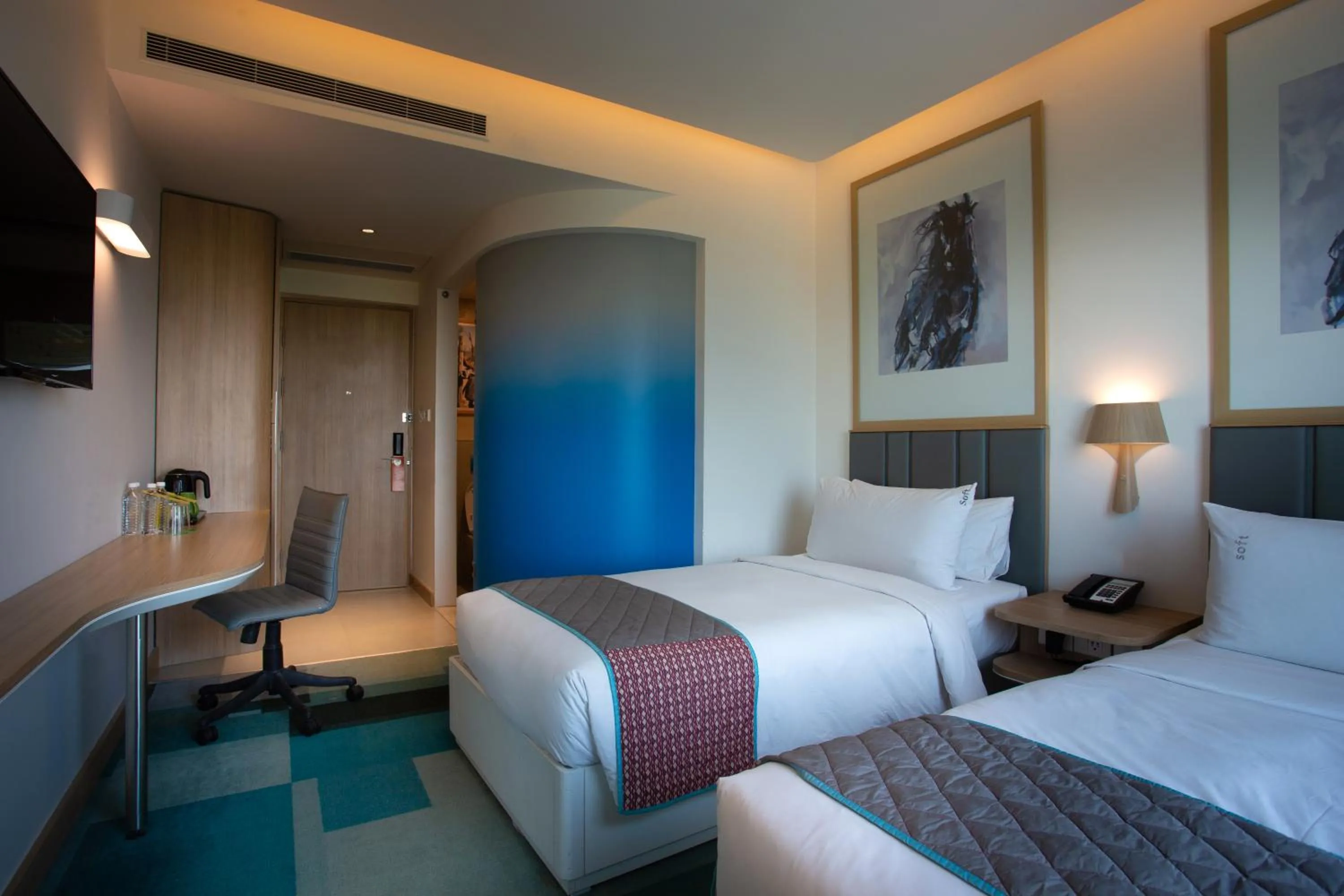 Turf View Twin Room- Non-Smoking - single occupancy in Holiday Inn Bengaluru Racecourse by IHG