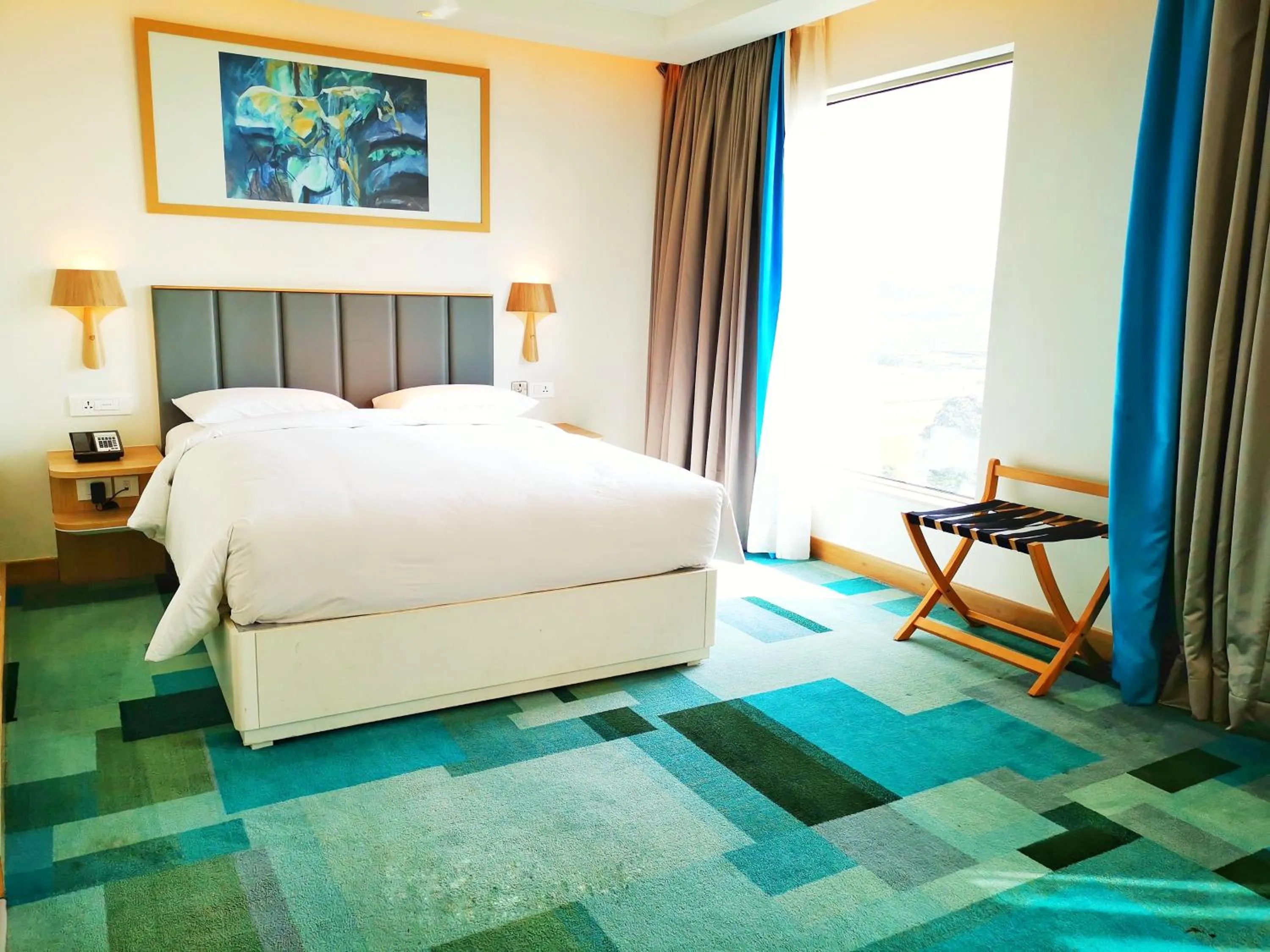 Standard King Room - single occupancy - Accessible in Holiday Inn Bengaluru Racecourse by IHG