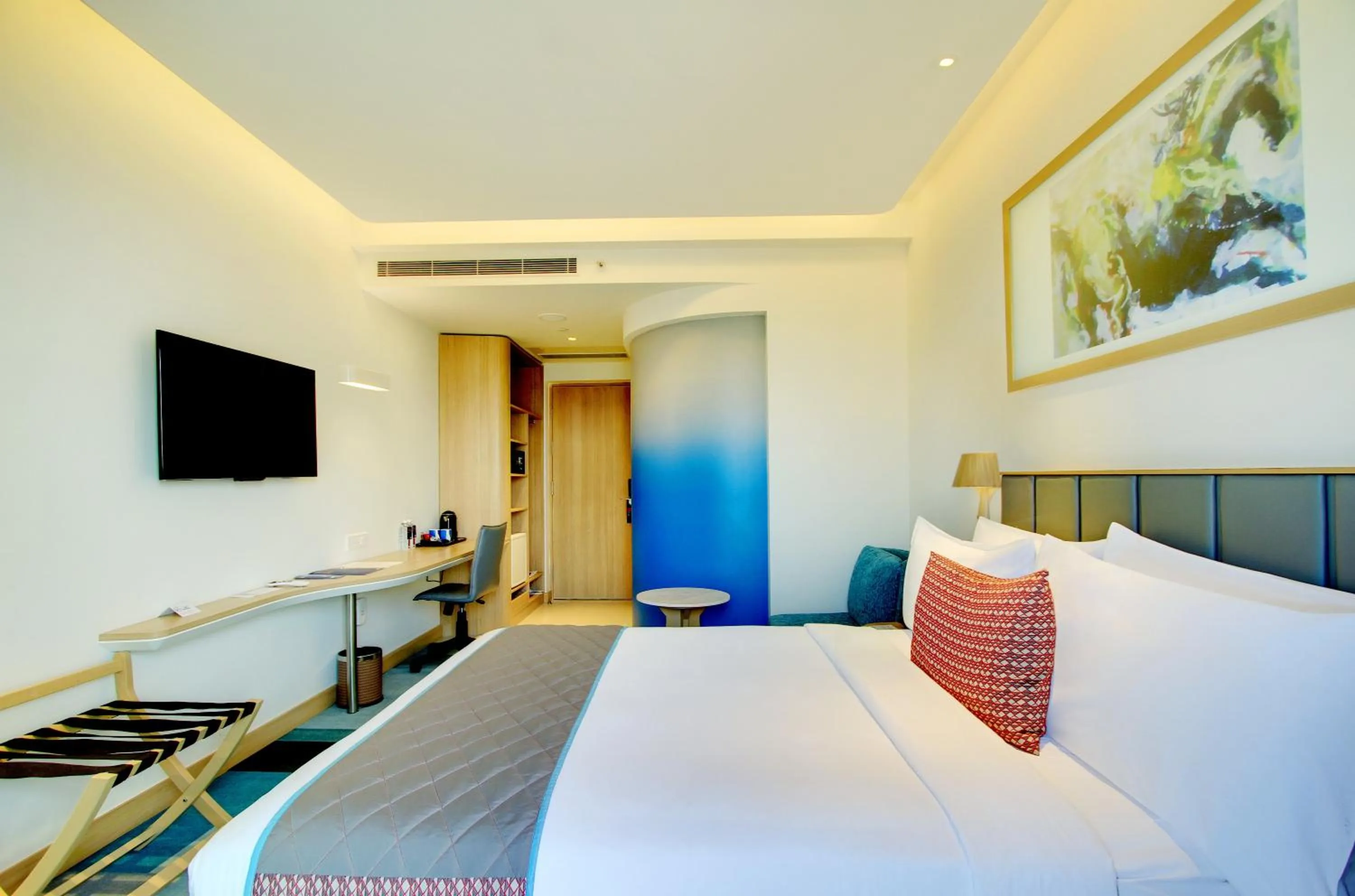 Standard Queen Room - single occupancy in Holiday Inn Bengaluru Racecourse by IHG