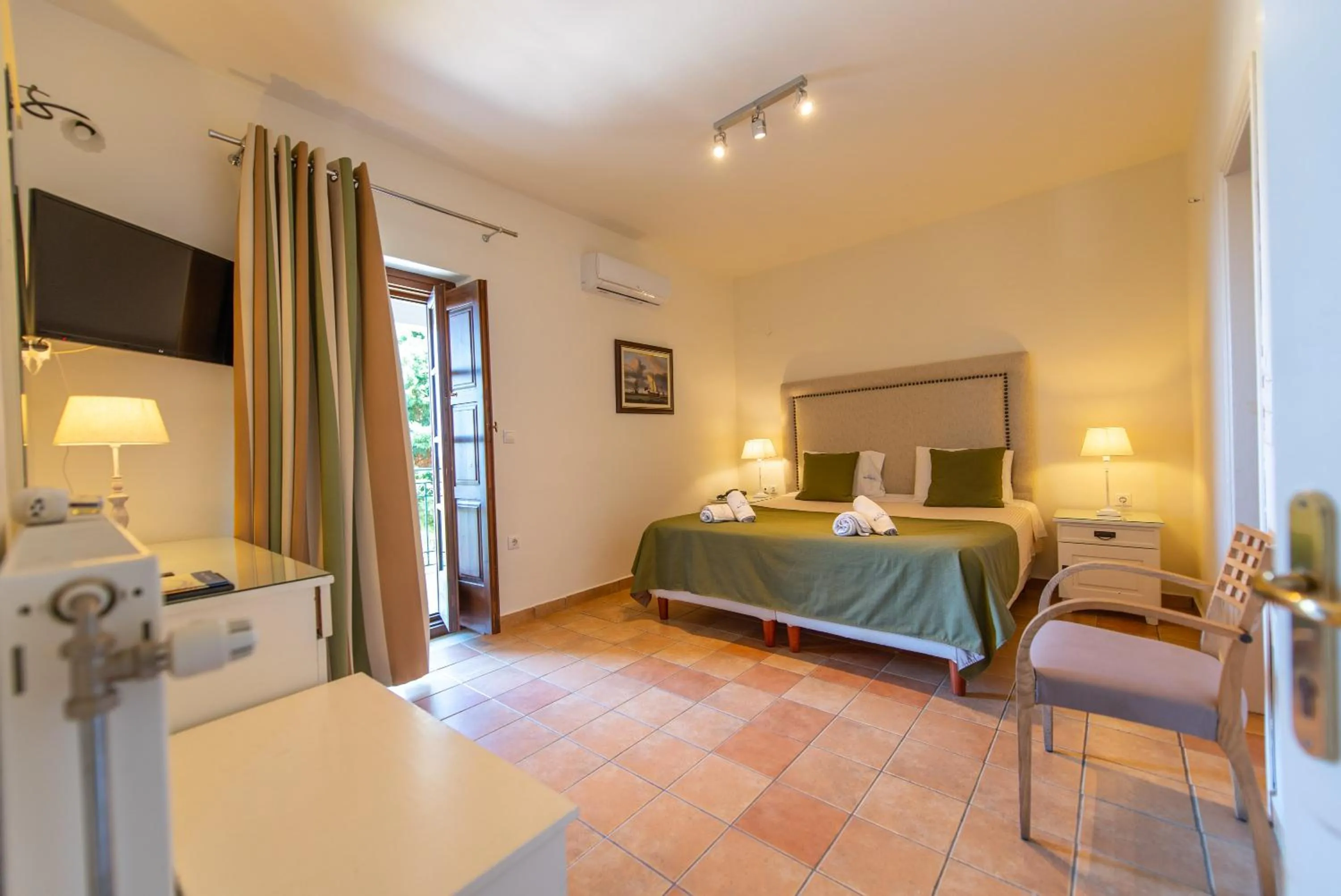 Standard Side Sea View in Kastro Maini