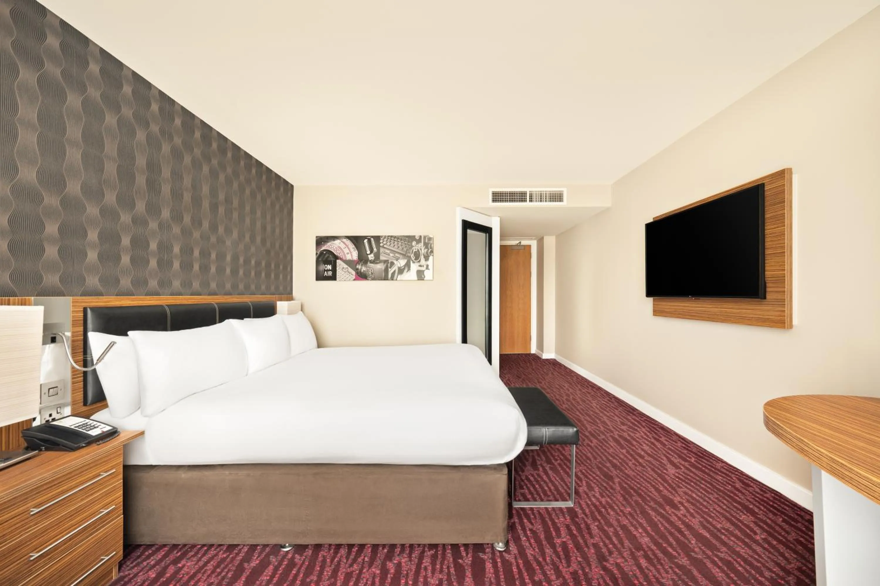 1 King Bed Standard Top Floor in Holiday Inn Manchester-Mediacityuk by IHG