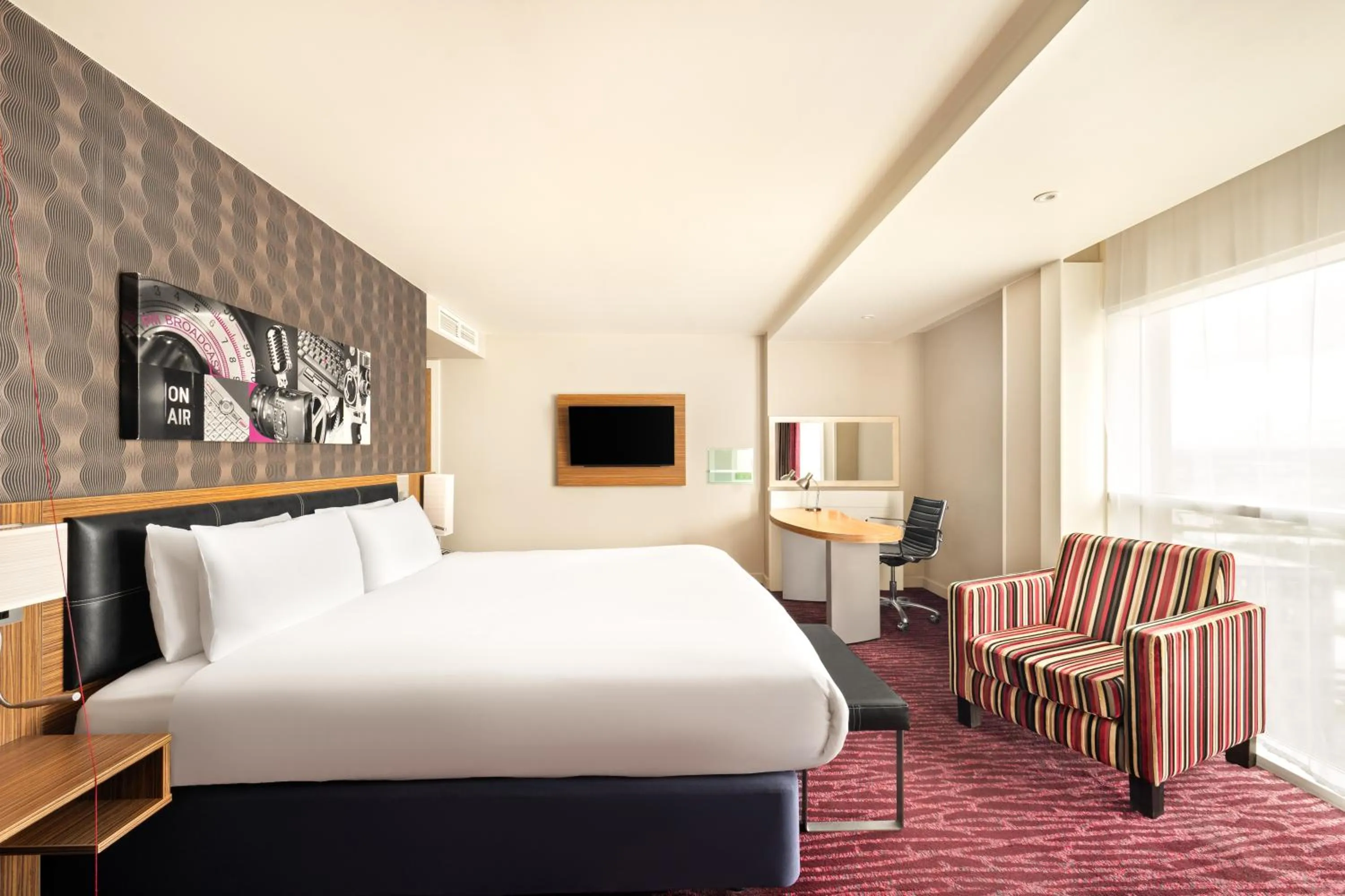 Standard King Room - Disability Access in Holiday Inn Manchester-Mediacityuk by IHG