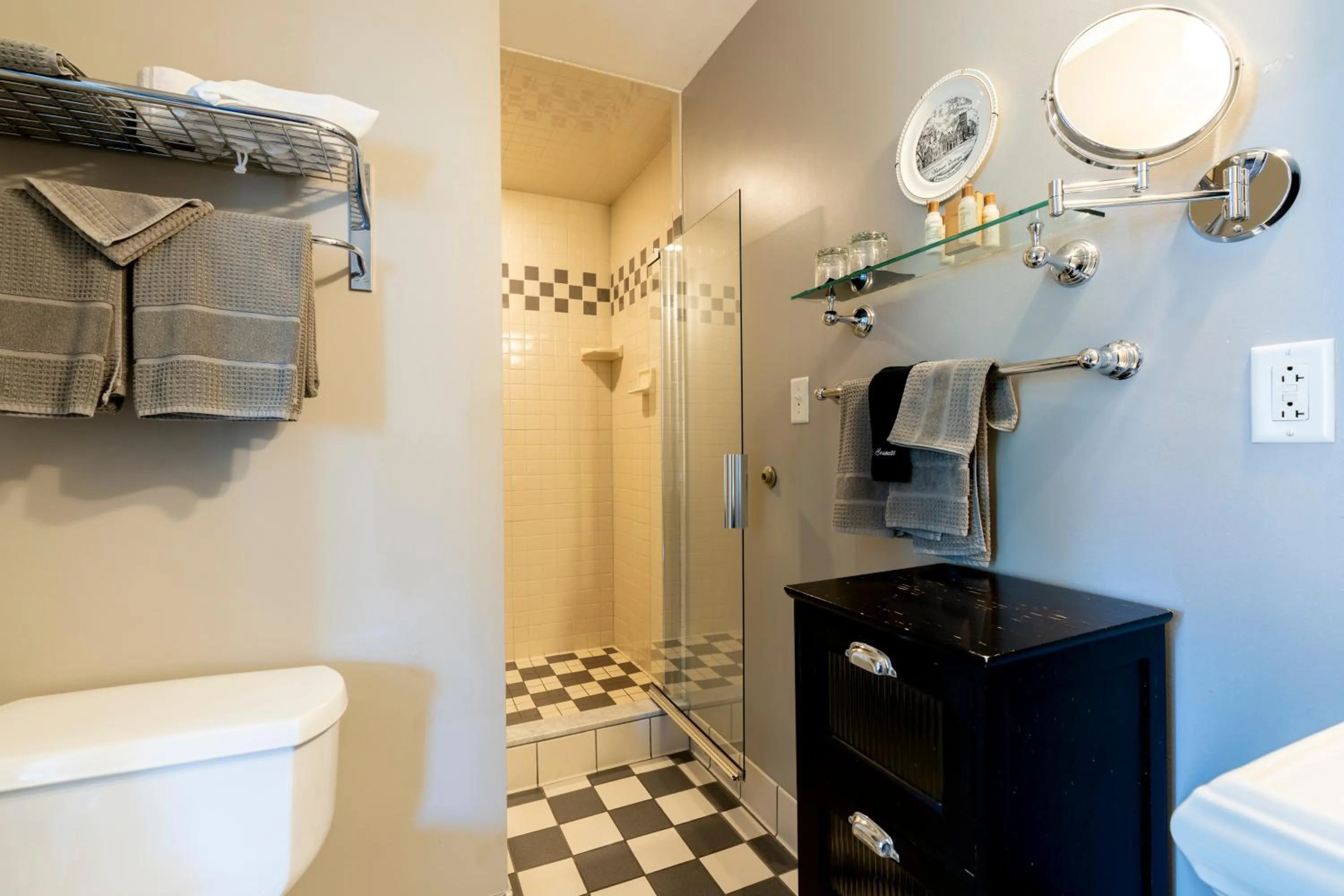 Deluxe Room in Inn on Broadway