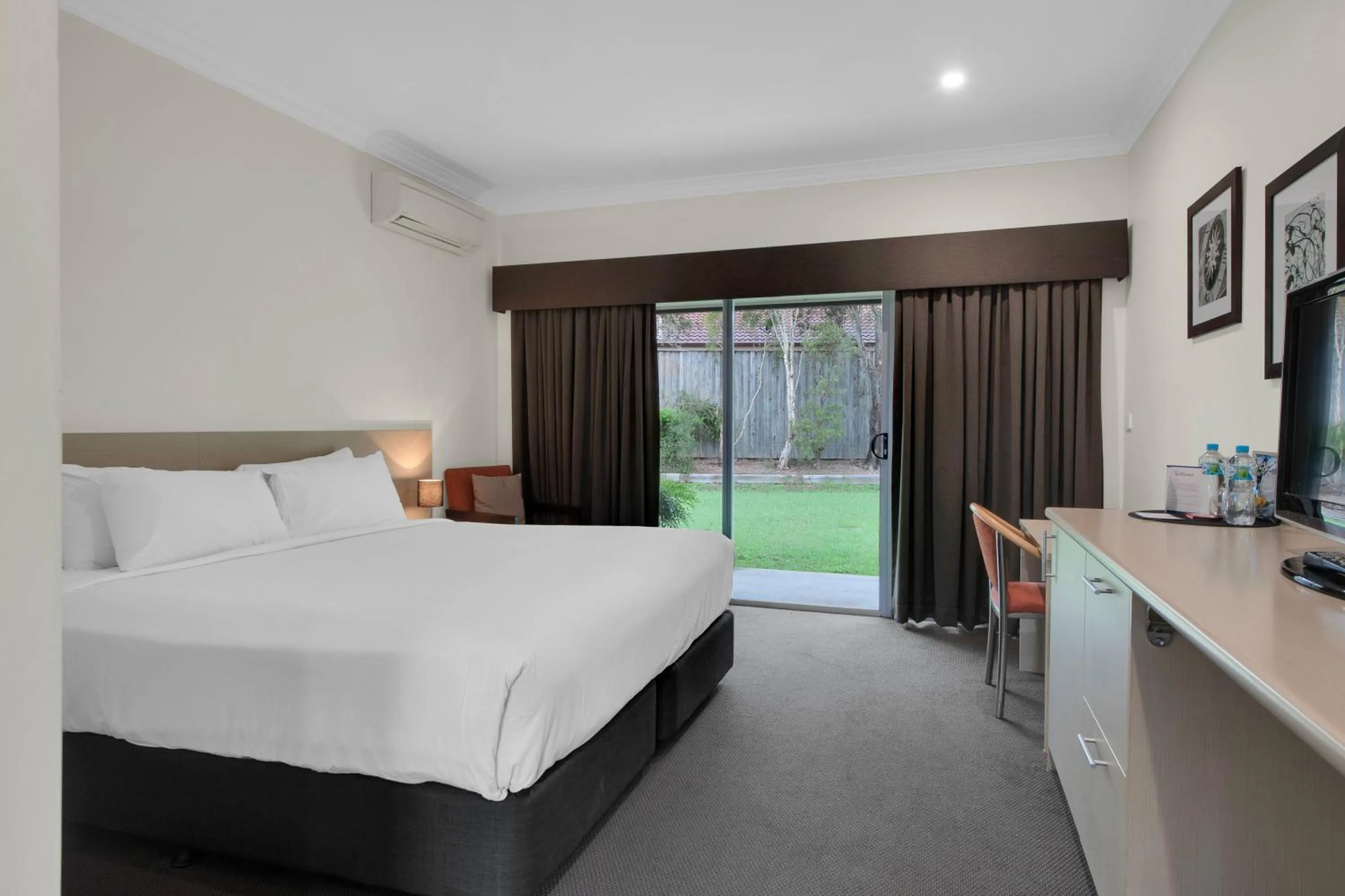 Executive King Room in Hunter Gateway Motel