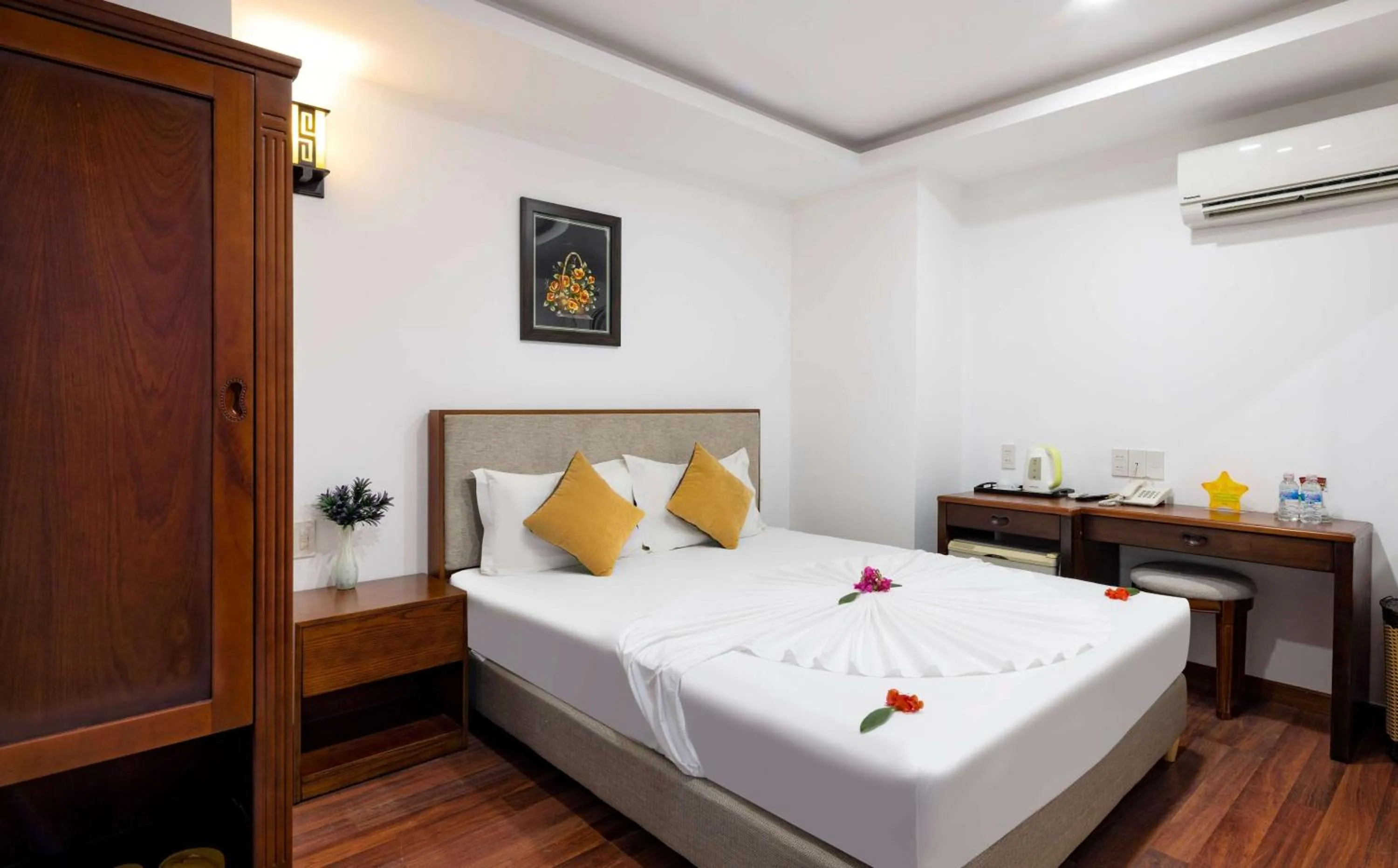 Standard Double Room in The Summer Hotel