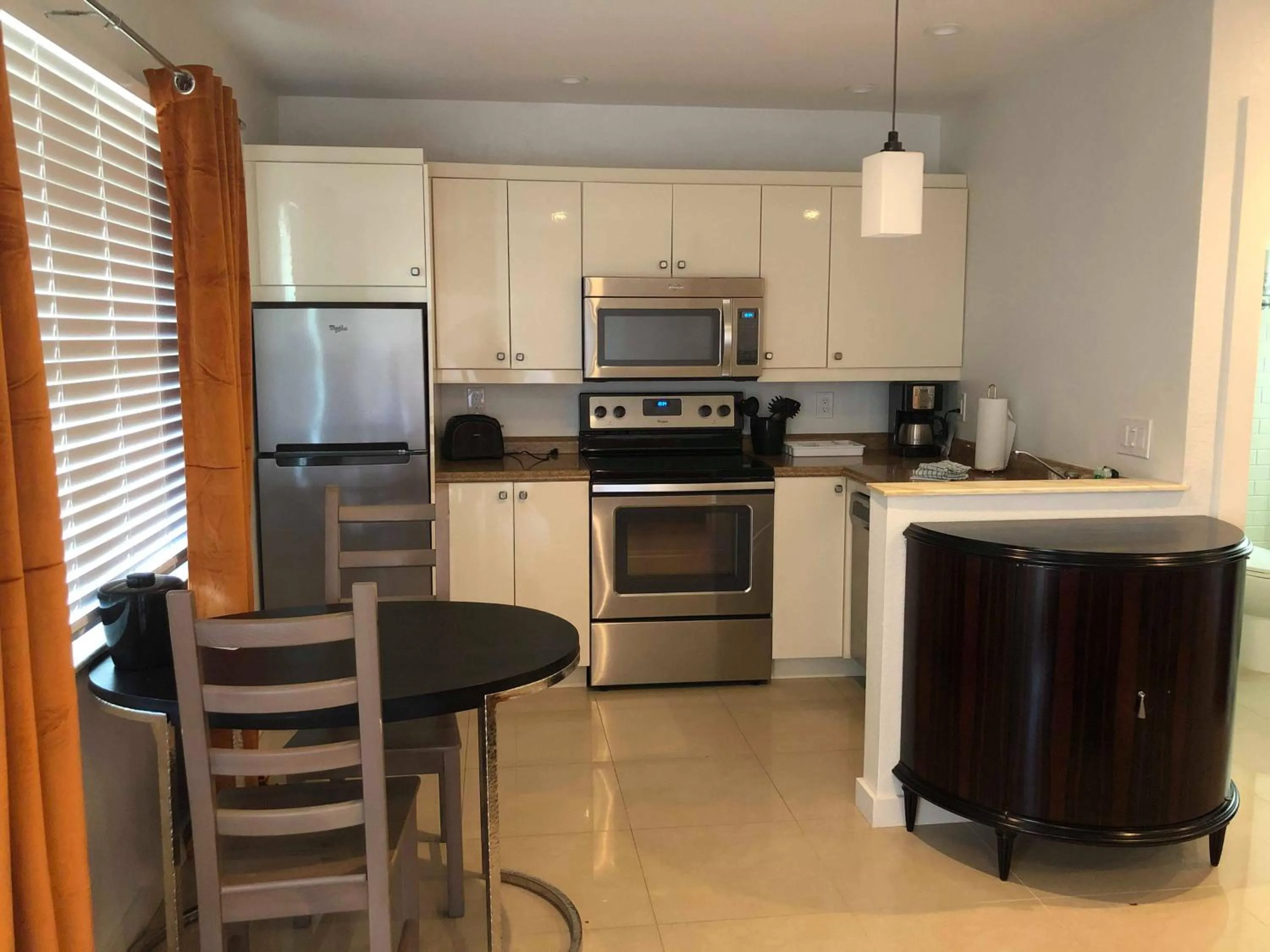 Florida Family Single in Captiva Beach Resort (open private beach access)