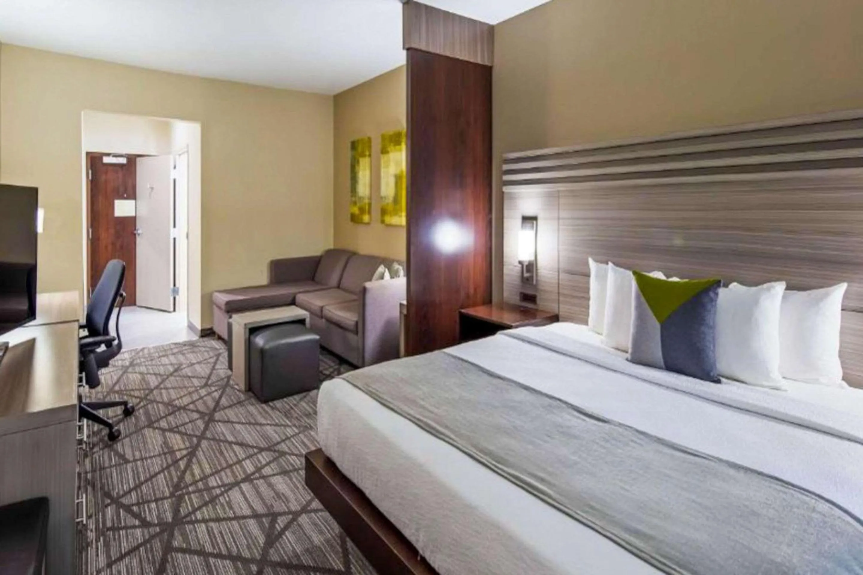 King Suite  - Non-Smoking in Comfort Inn & Suites Houston I-45 North - IAH