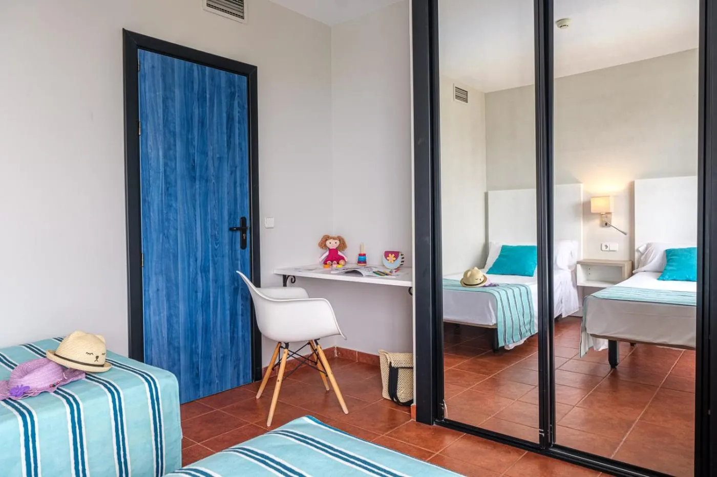 Suite (3 Adults + 1 Child) in Estival Islantilla