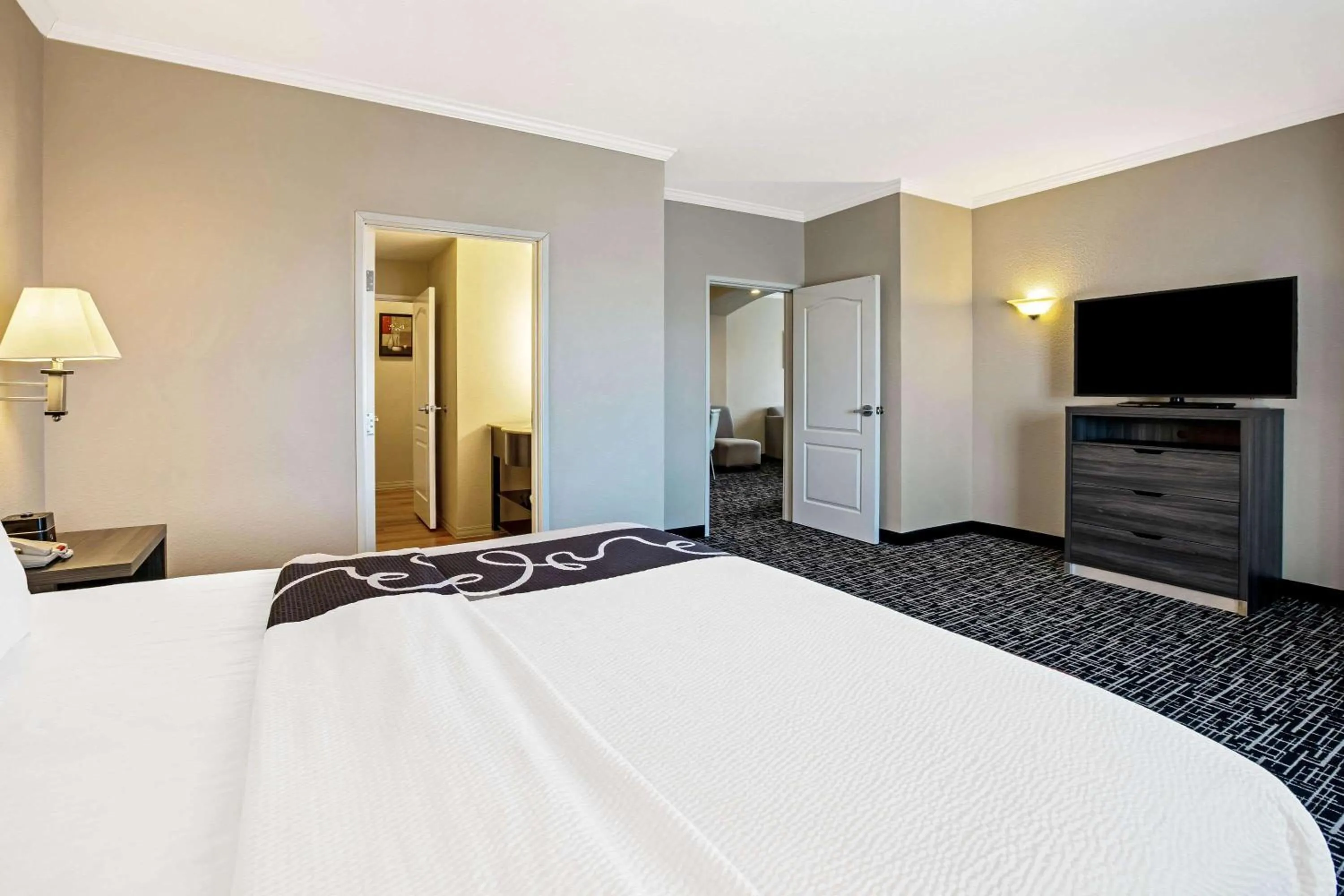 Deluxe Family Suite - Non-Smoking in La Quinta by Wyndham Garland Harbor Point