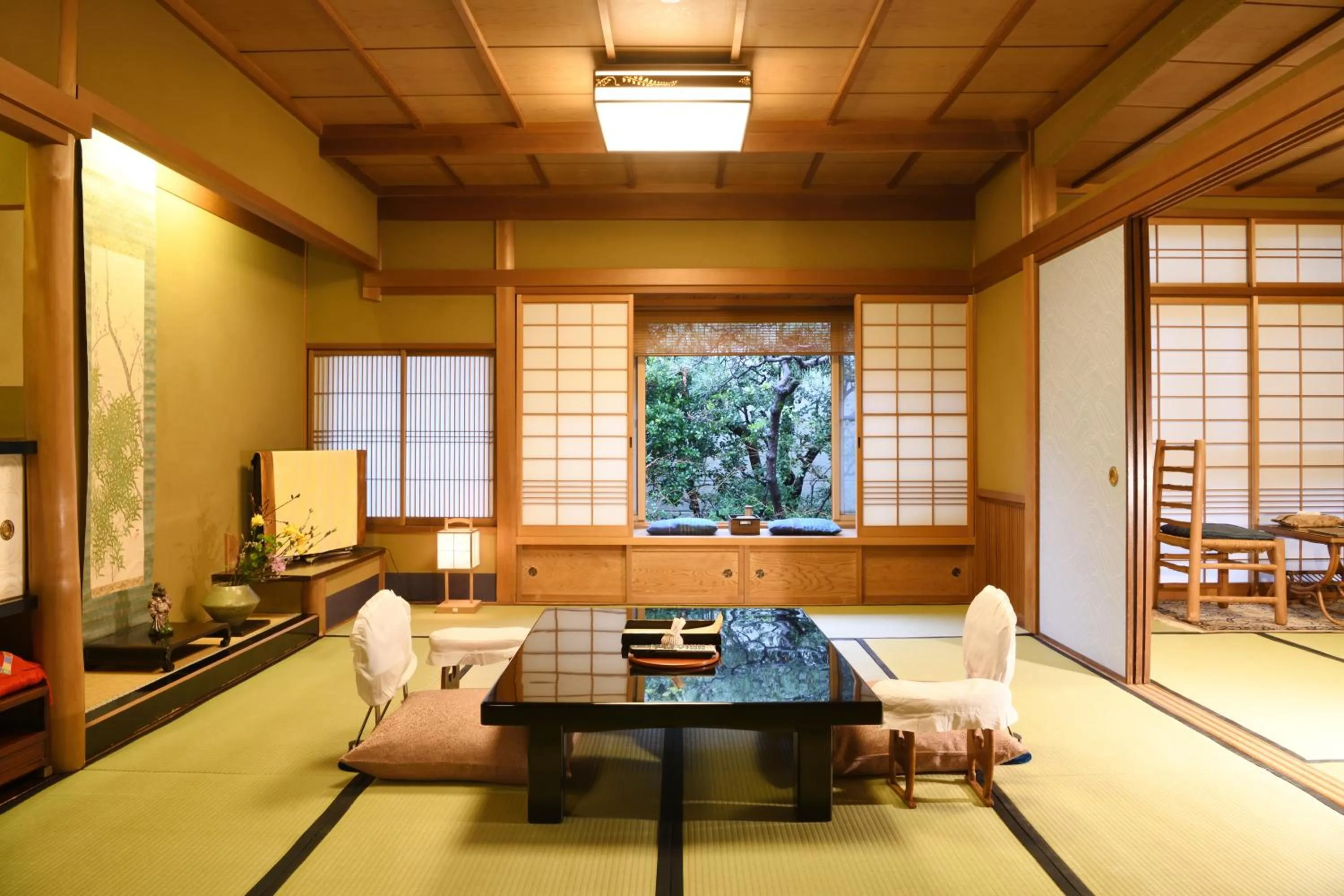 Japanese-Style Room with Beds - Main Building in Seikoro Ryokan - Established in 1831