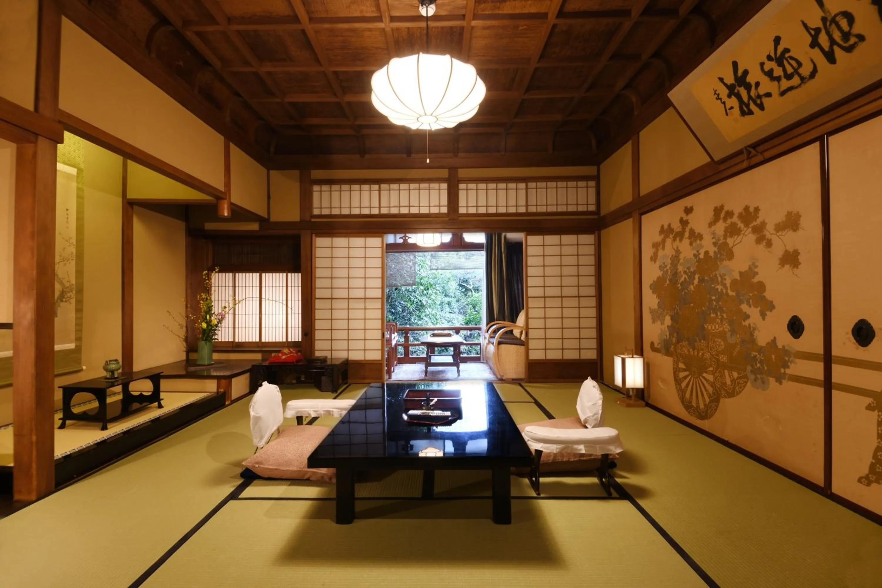 Japanese-Style Luxury Room with Garden View - Main Building in Seikoro Ryokan - Established in 1831
