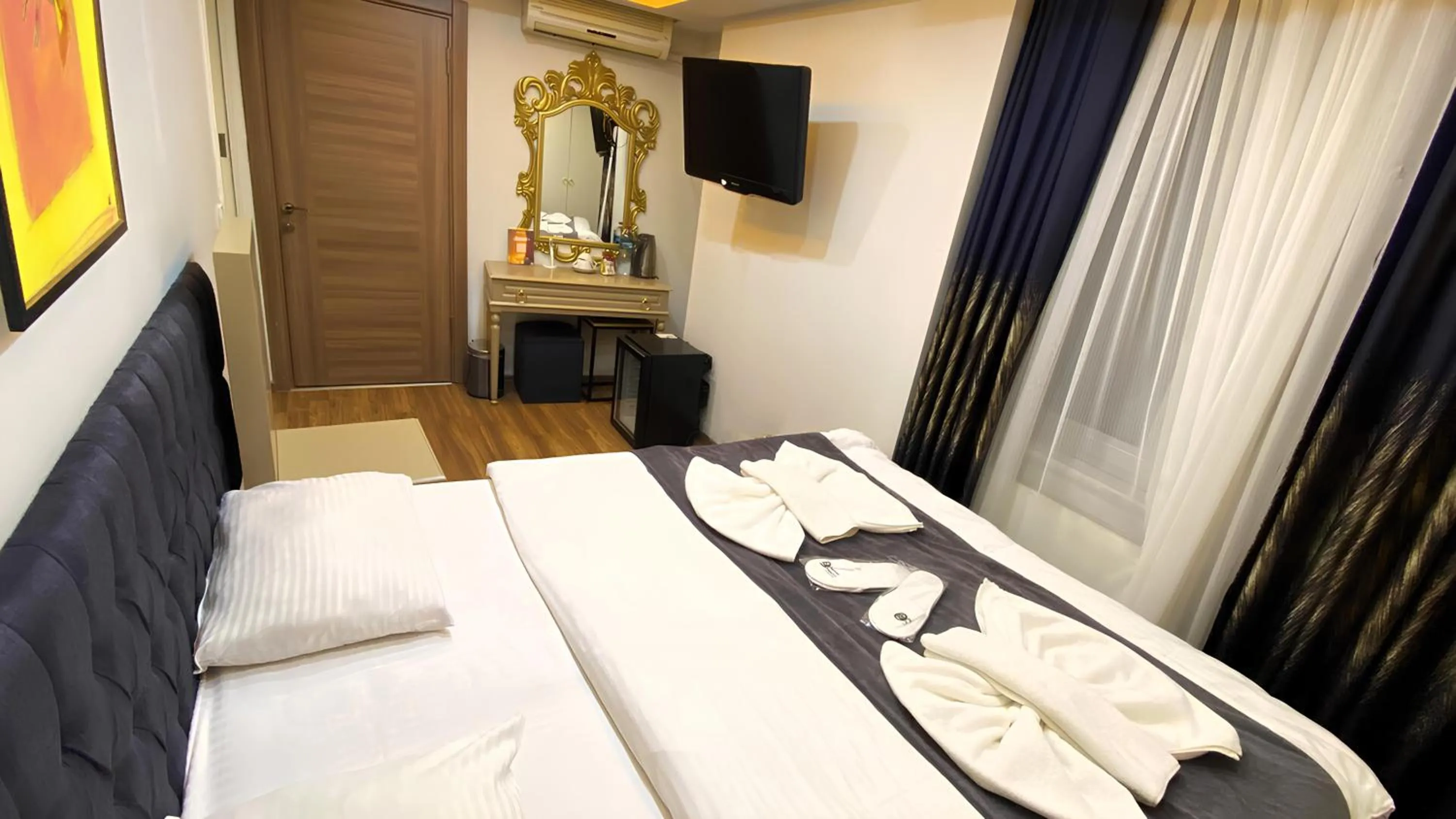 Small Double Room in Hotel Next2