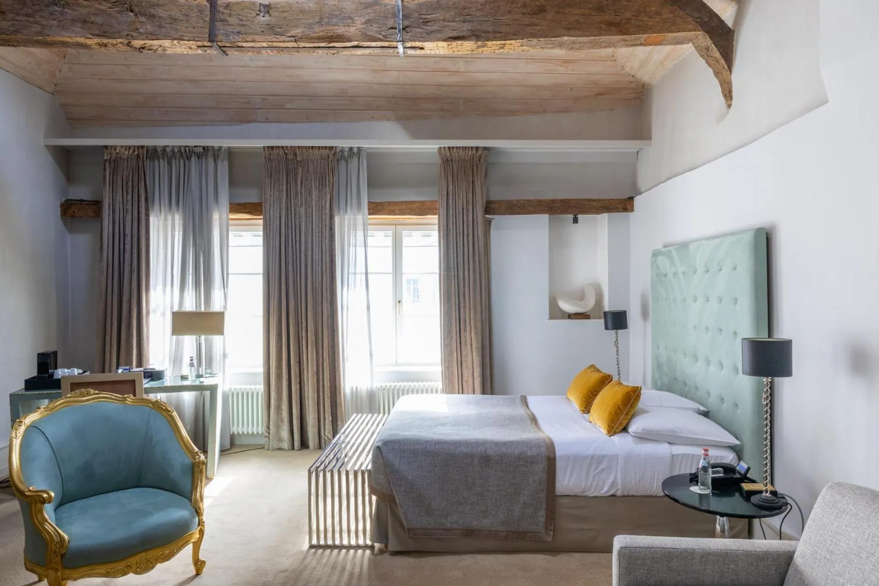 Junior Suite in Hotel Le Place d'Armes - Relais & Châteaux