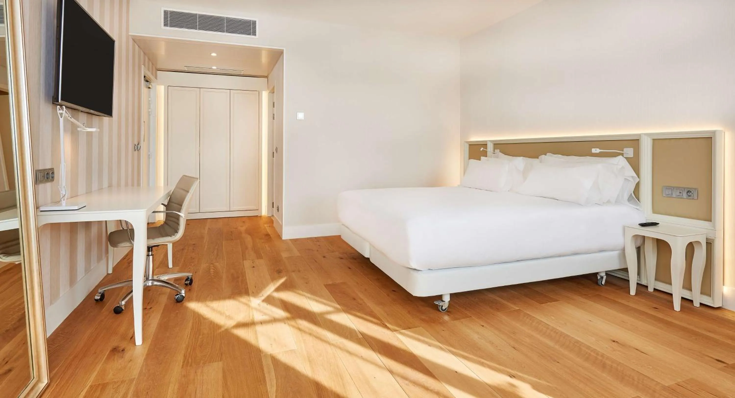 Family Room in NH Collection Marseille