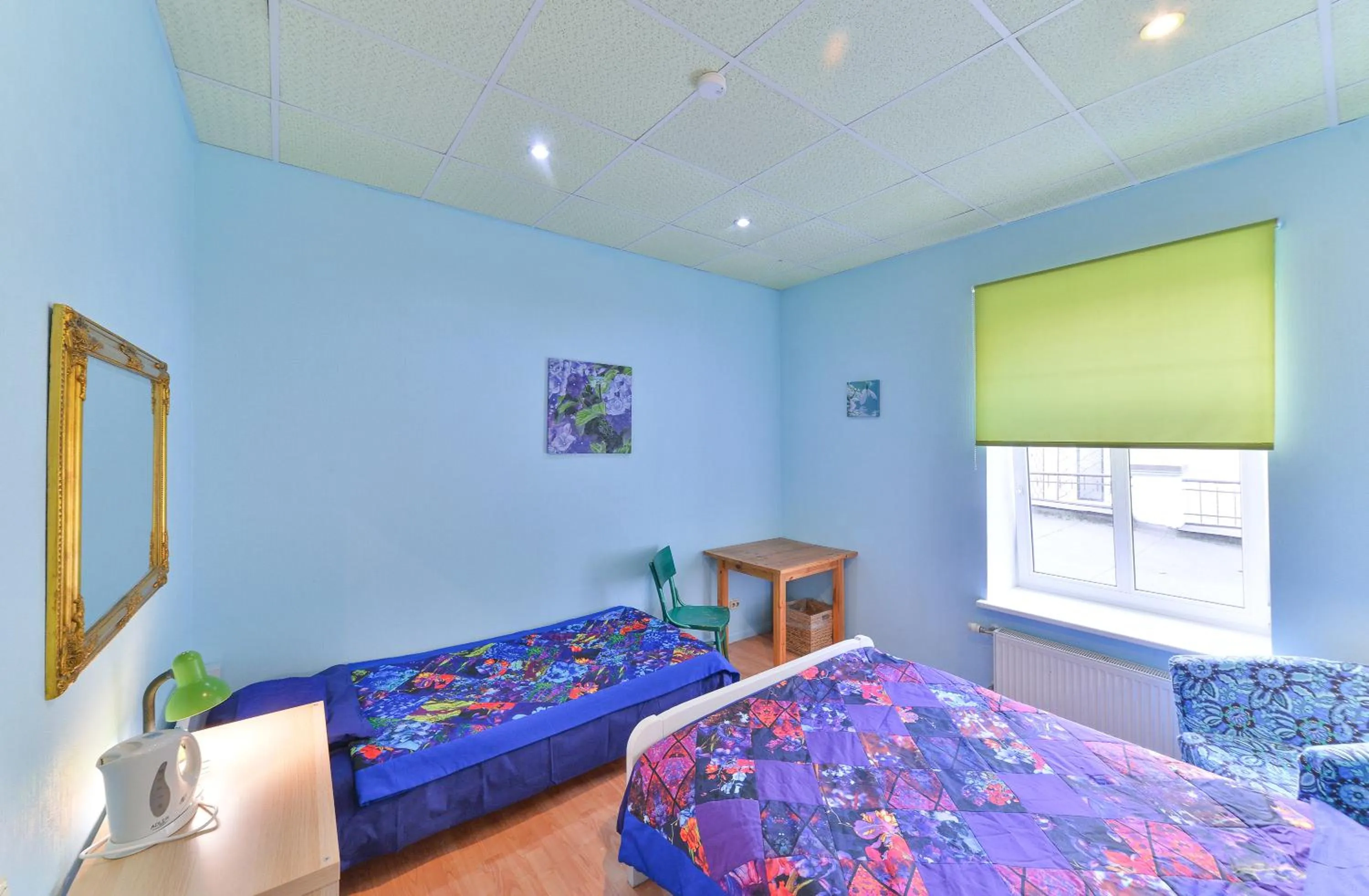 Twin Room with Shared Bathroom in Central Hostel