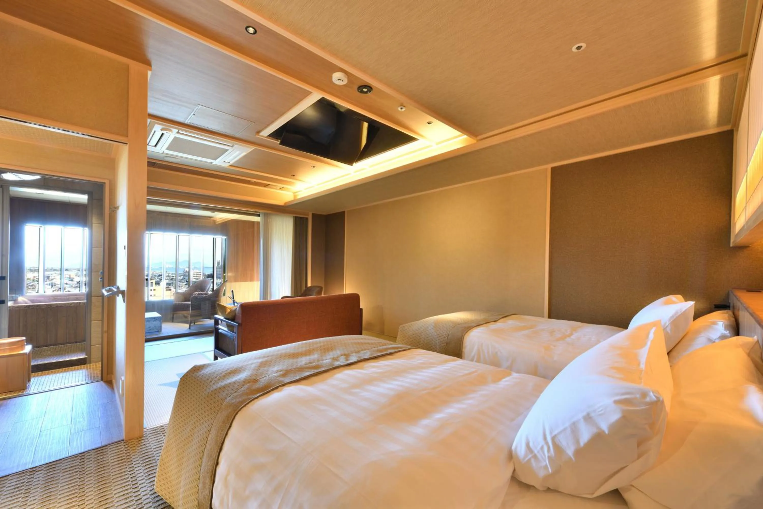 Queen Suite with Spa Bath in Yumotokan