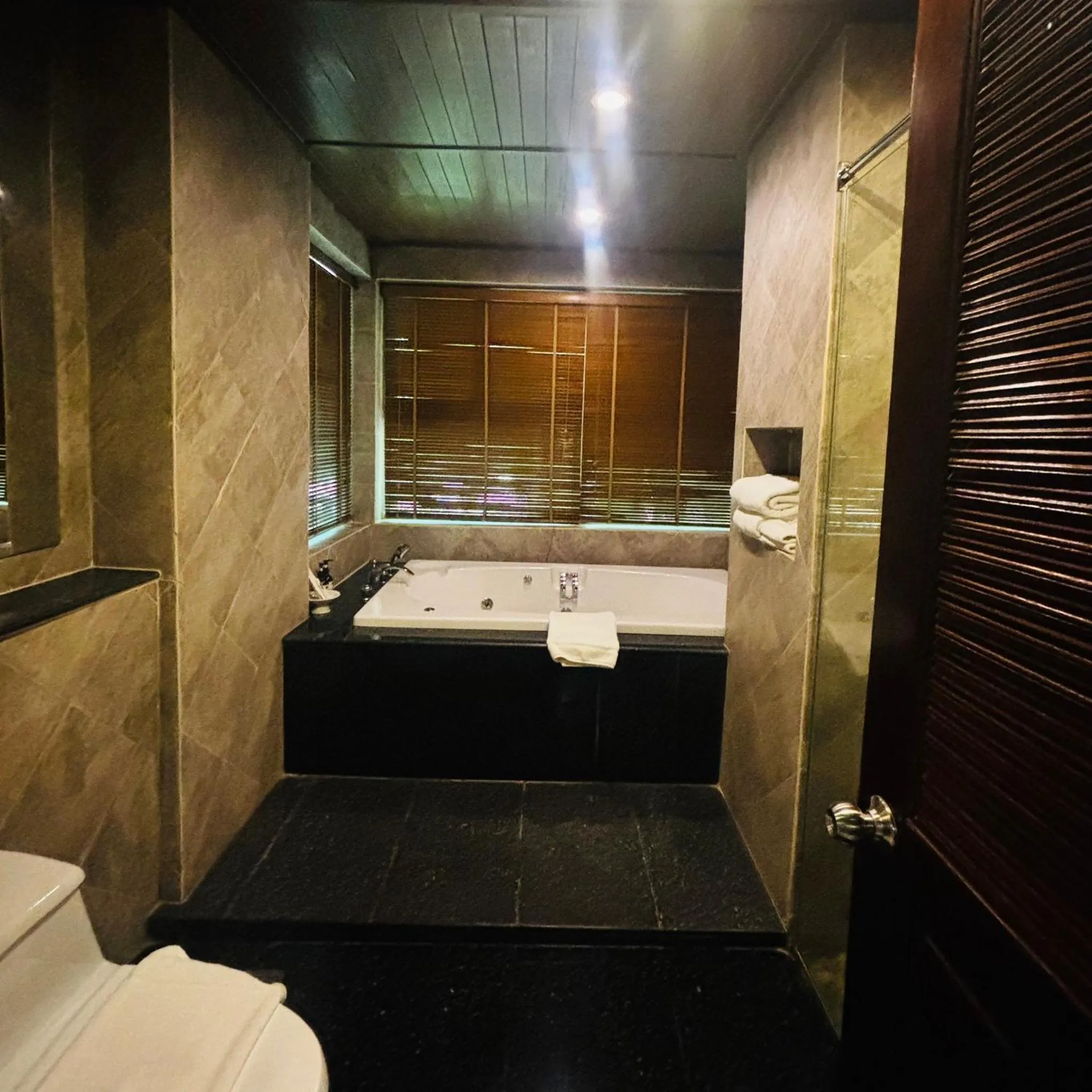 Two-Bedroom Pool Access Beach Junior Suite in Avalon Beach Resort