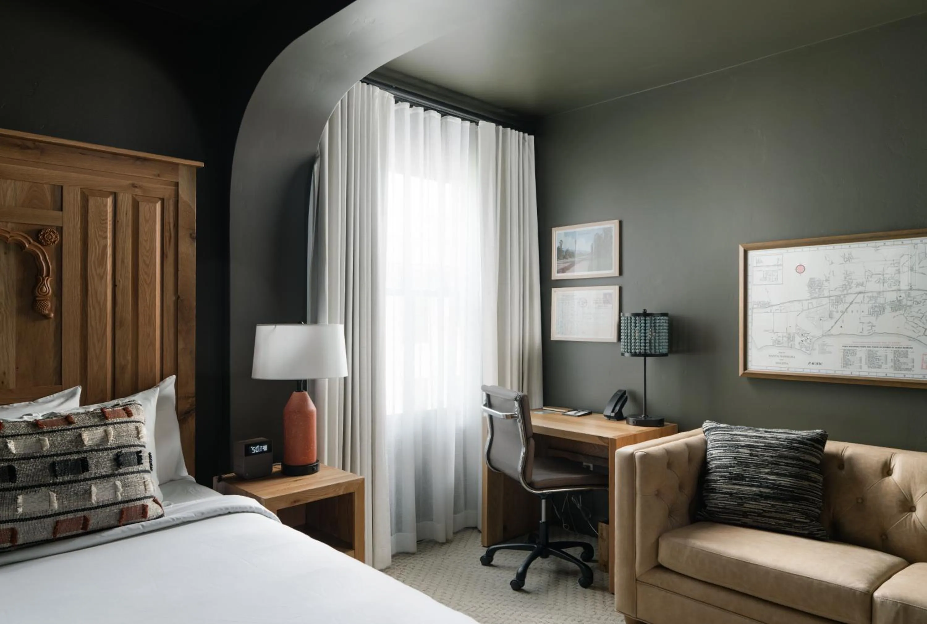 Deluxe Queen Room in Hotel Santa Barbara