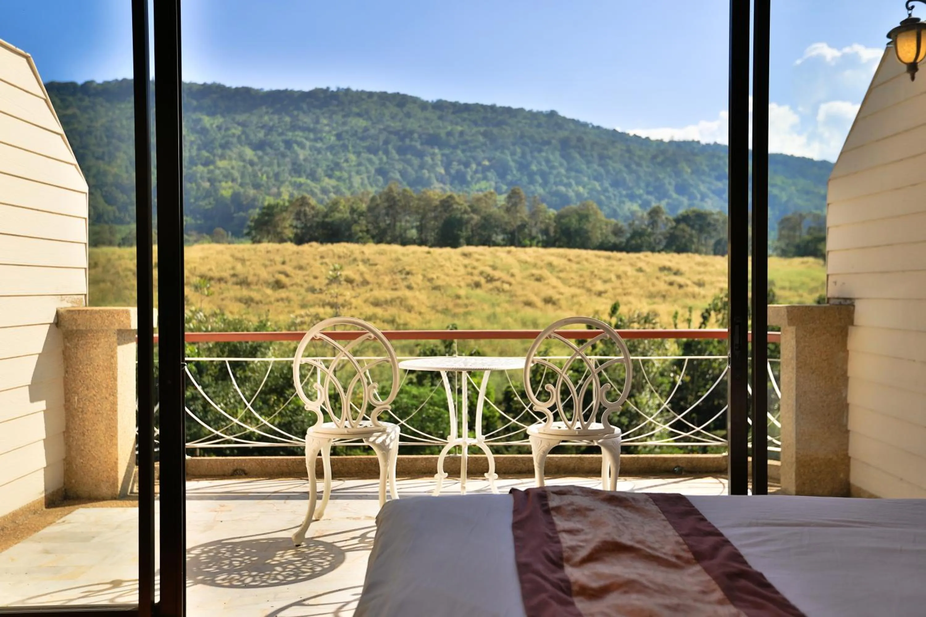 Deluxe Double Room with Balcony in Phurua Resort