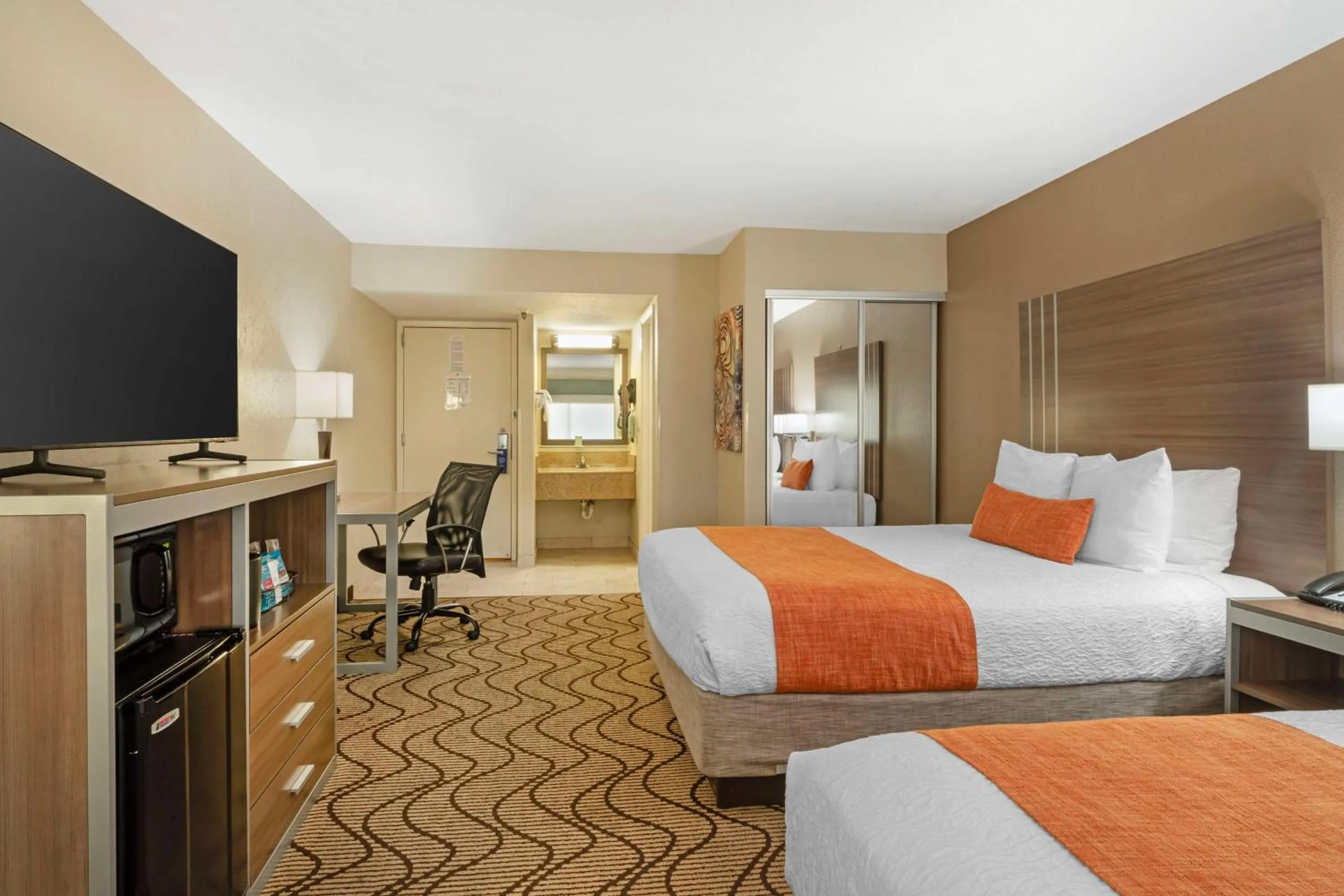 Queen Room with Two Queen Beds - Non-Smoking in Best Western Heritage Inn Chico