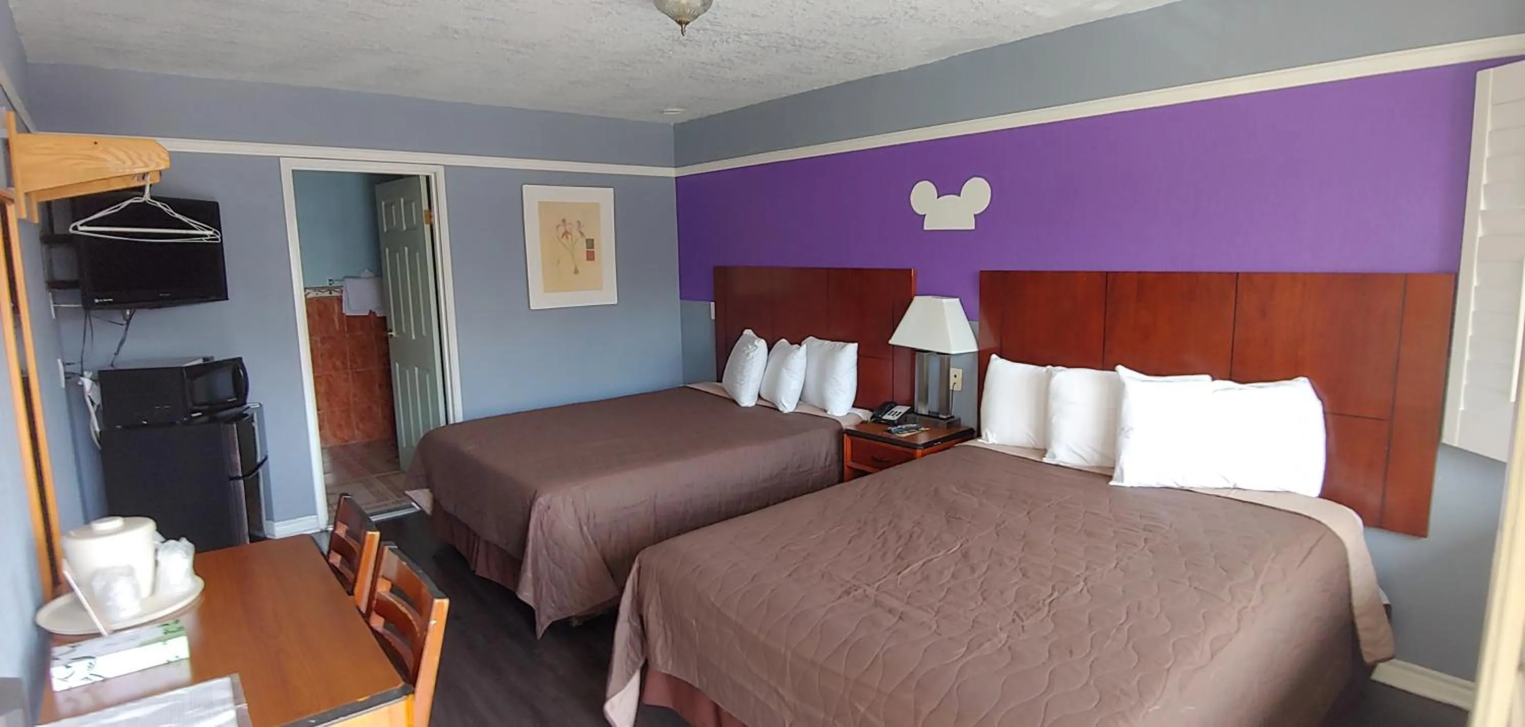 Queen Room with Two Queen Beds - Non-Smoking in Riviera Motel